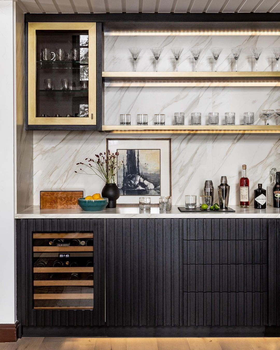 26 Jaw-Dropping Dry Bar Walls for 2025 10 Elegant Monochrome with a Twist