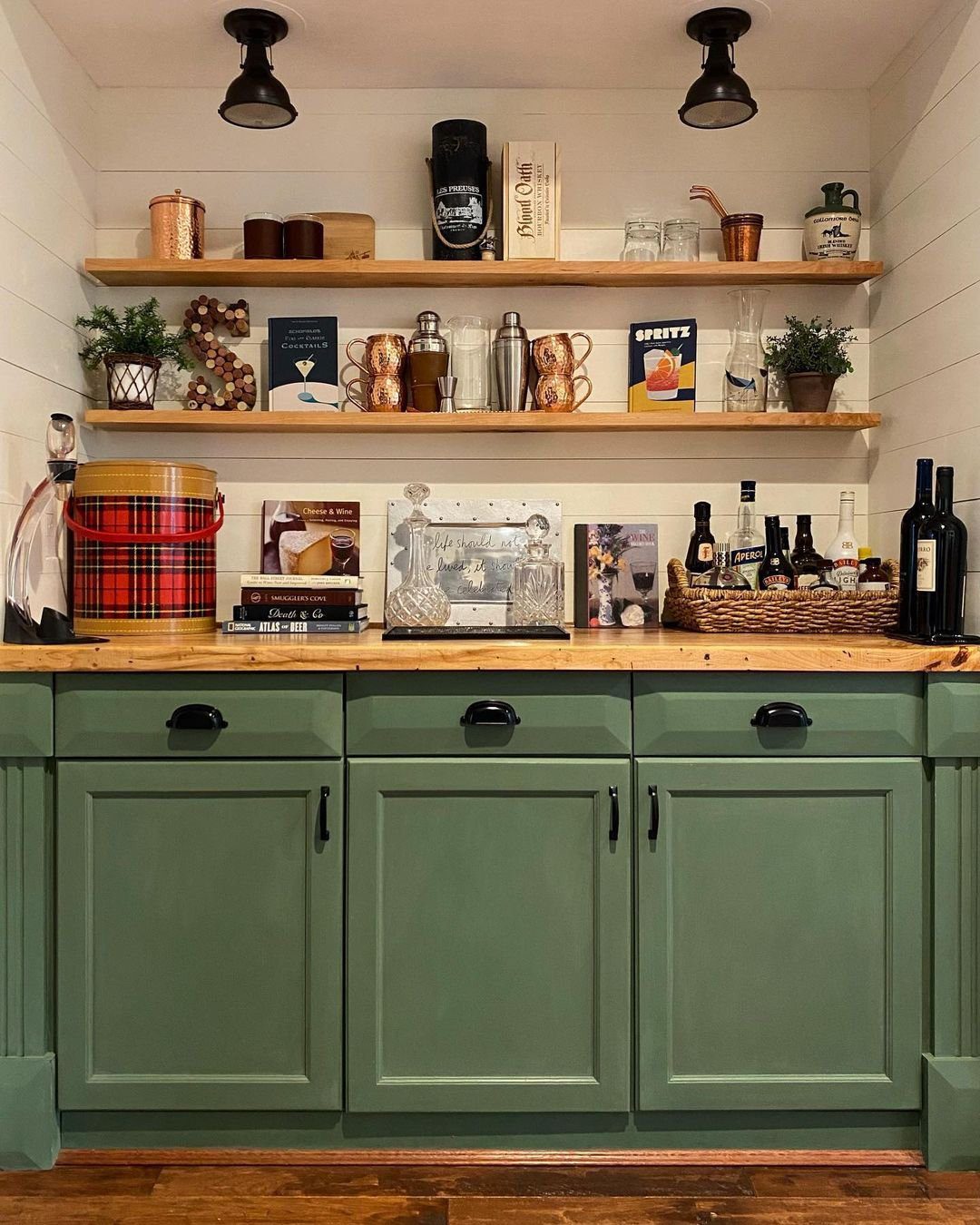 26 Jaw-Dropping Dry Bar Walls for 2025 13 Rustic Homestead Chic