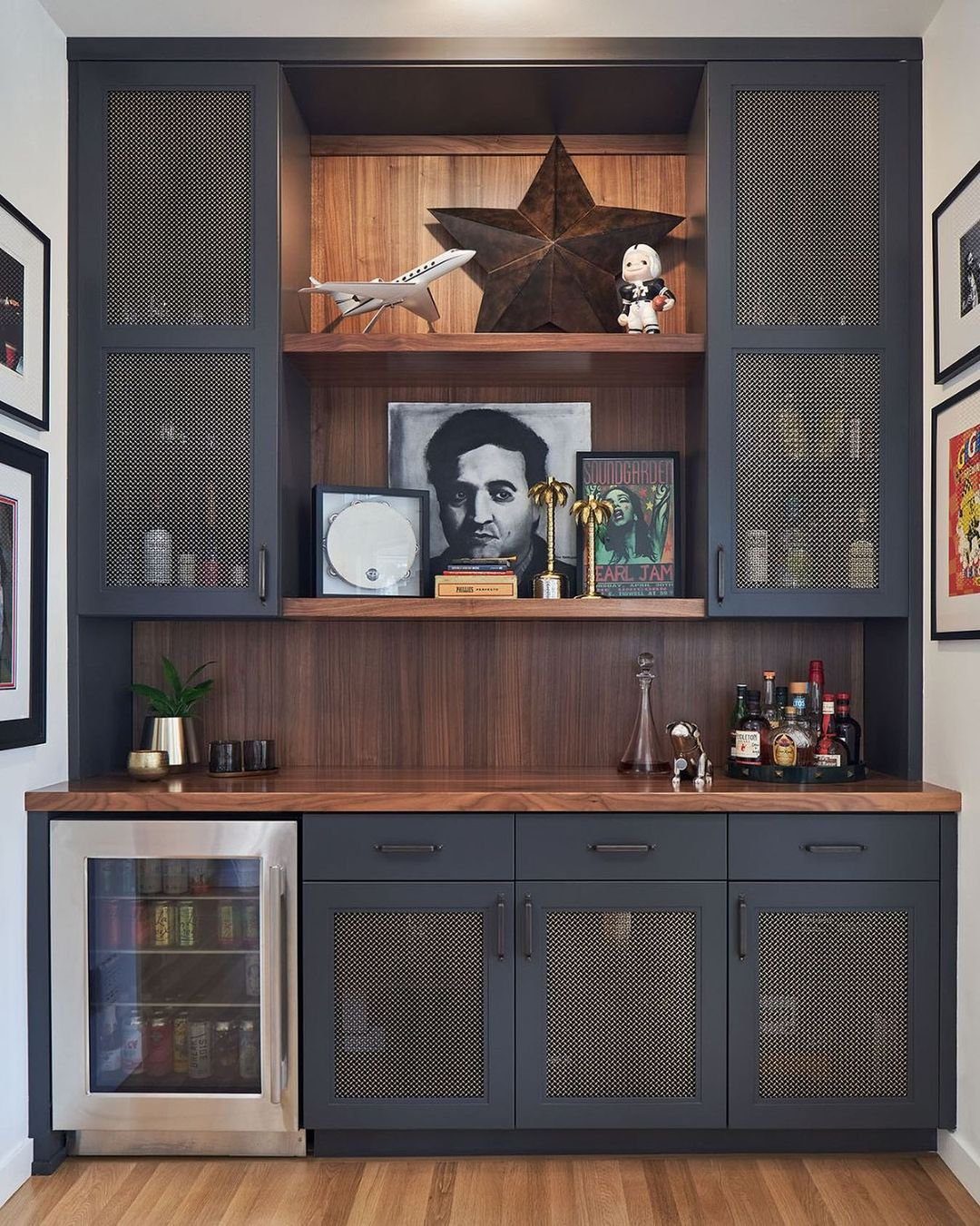 26 Jaw-Dropping Dry Bar Walls for 2025 18 Refined Industrial Edge