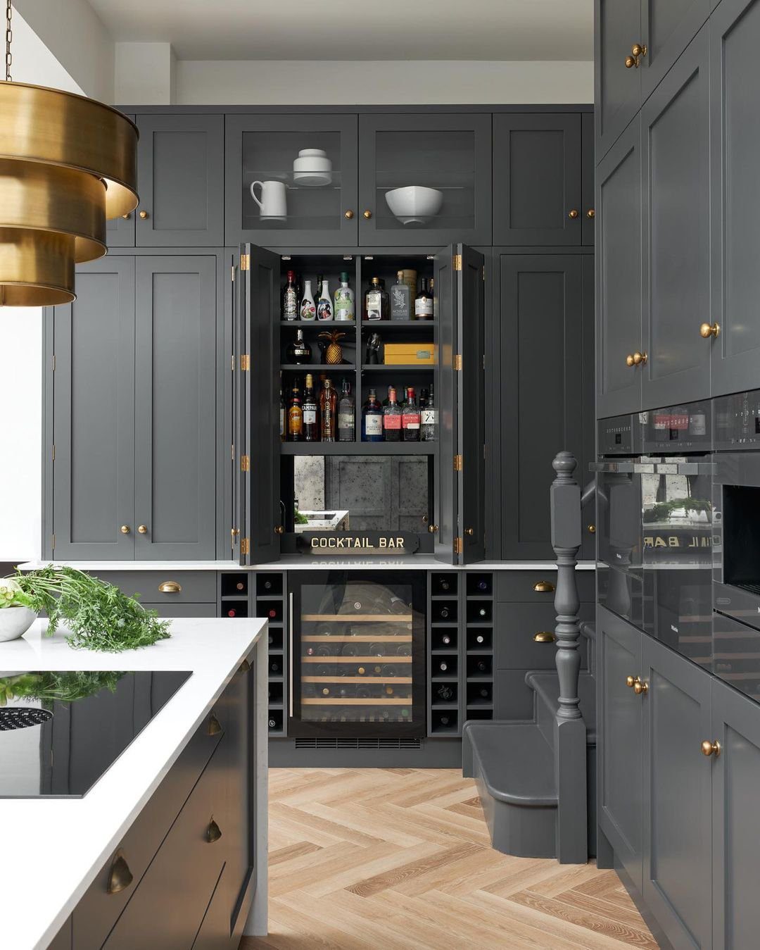 26 Jaw-Dropping Dry Bar Walls for 2025 22 Graphite Sophistication