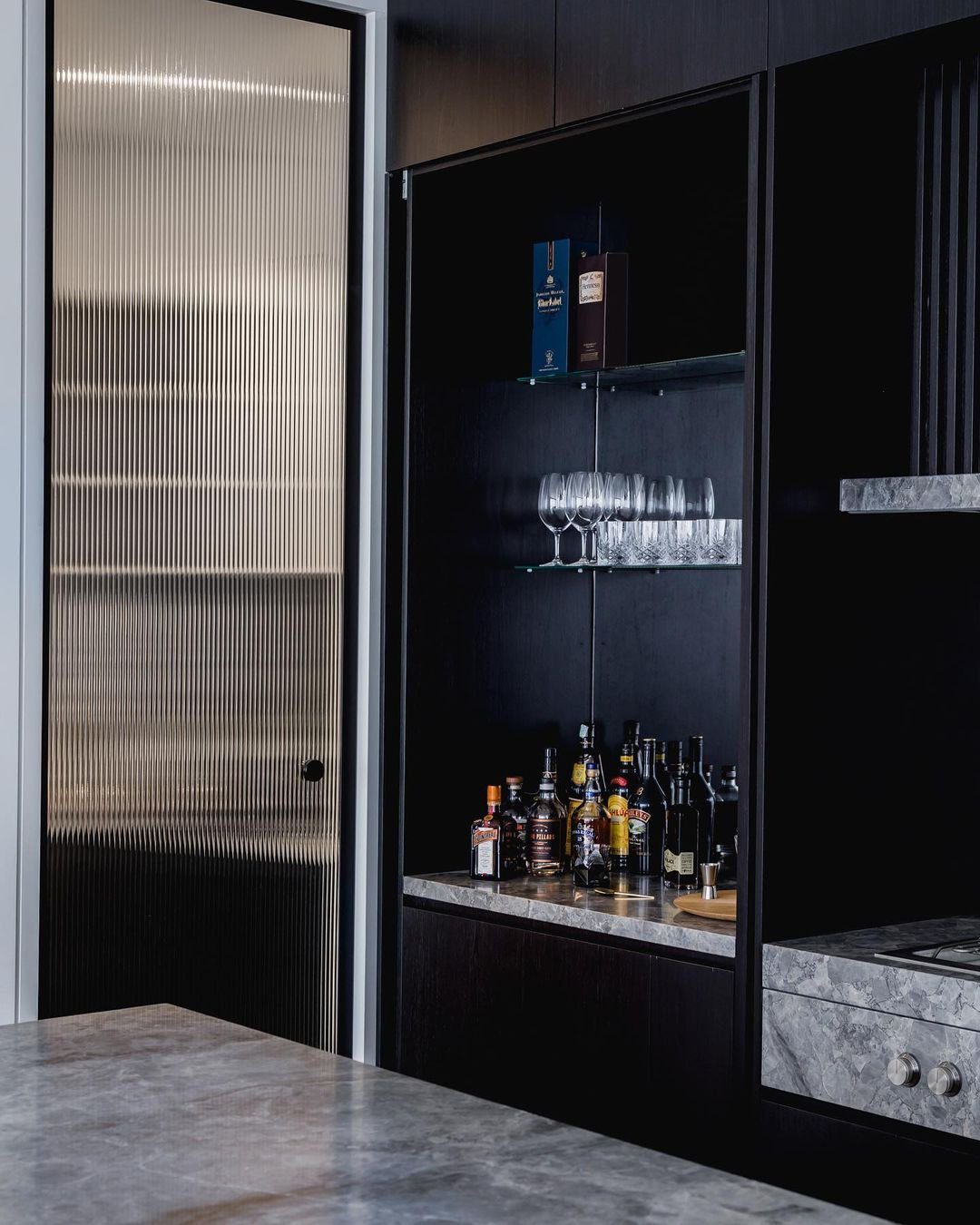 26 Jaw-Dropping Dry Bar Walls for 2025 23 Sleek Monochromatic Elegance
