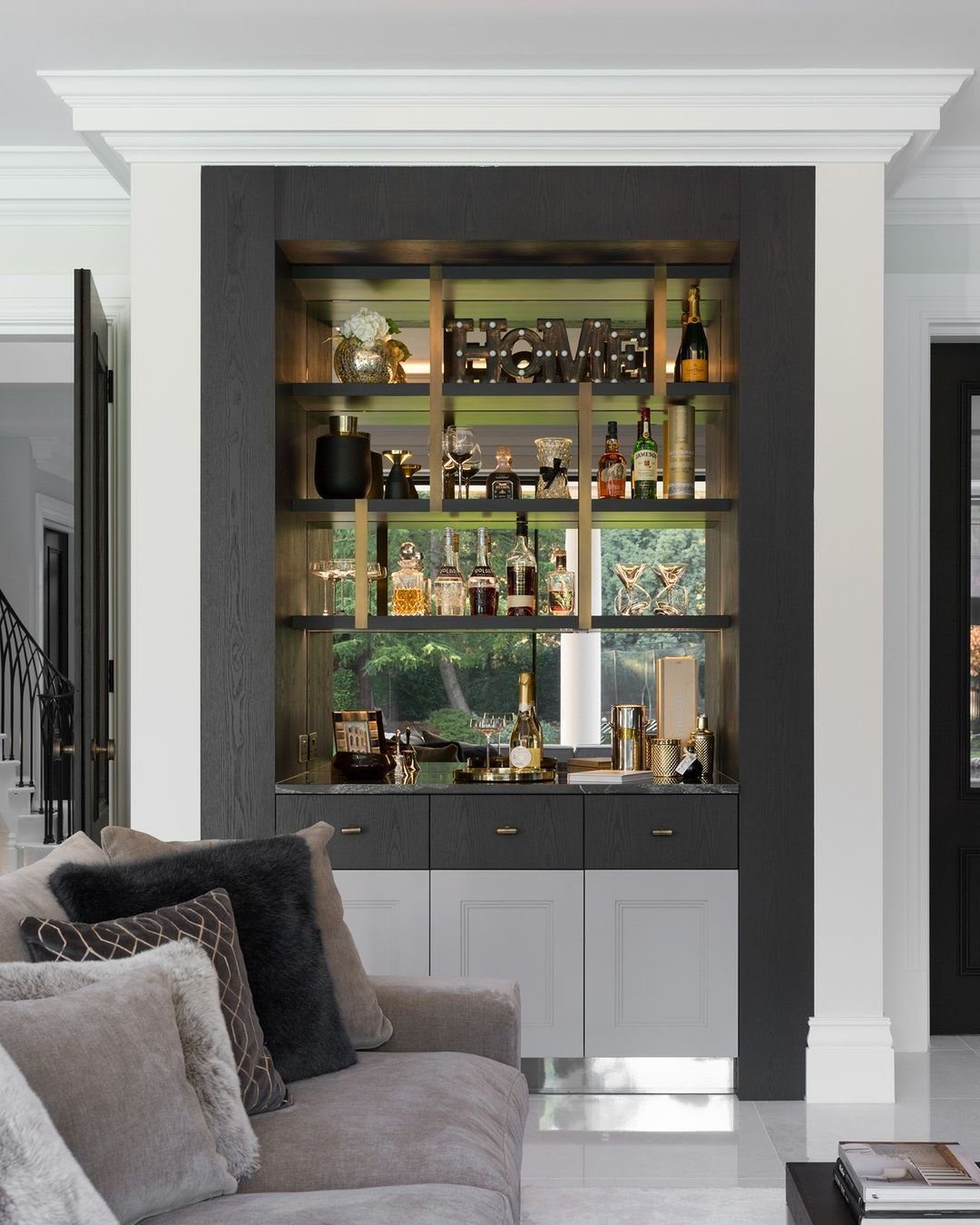 26 Jaw-Dropping Dry Bar Walls for 2025 5 Modern Traditional Fusion