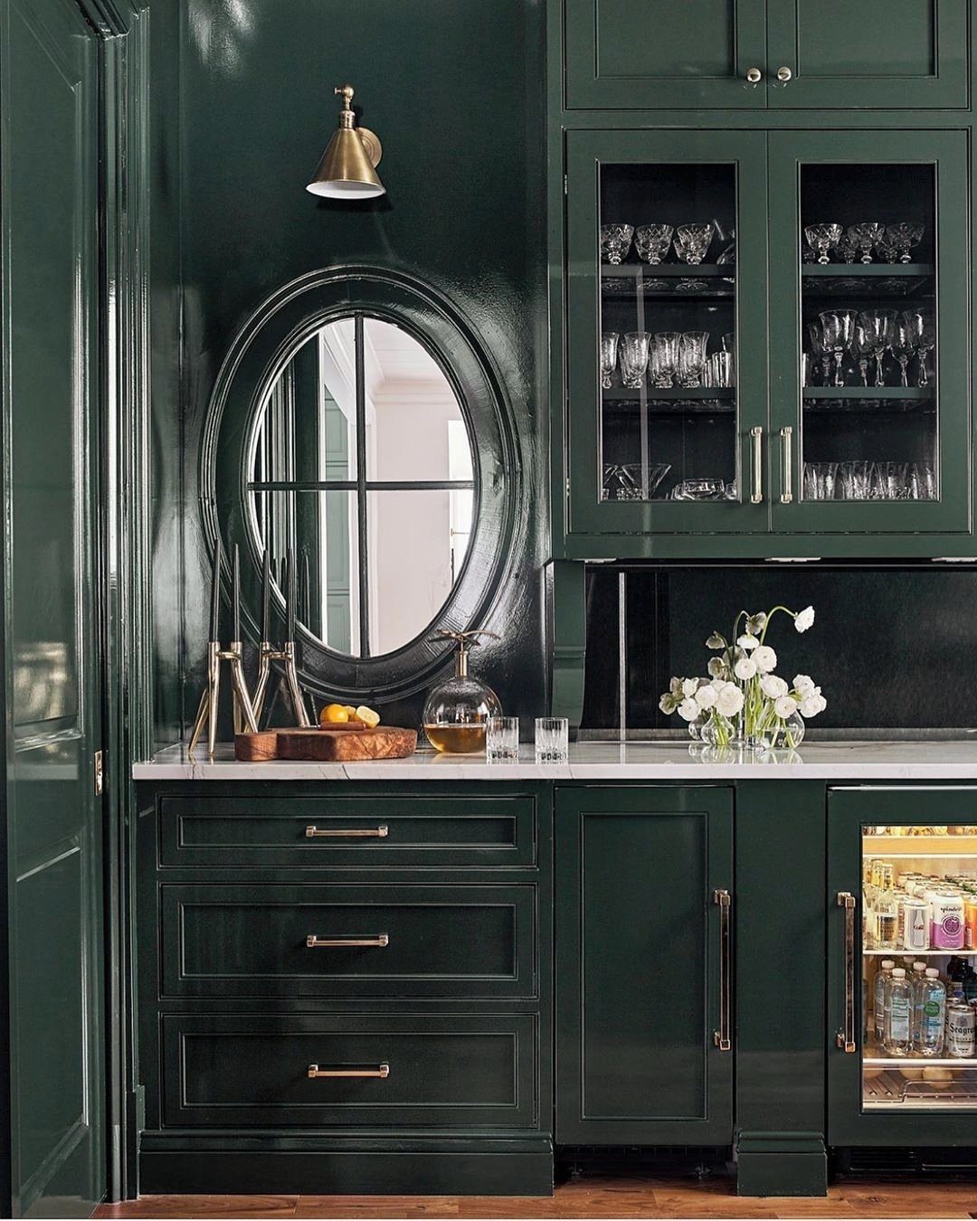 26 Jaw-Dropping Dry Bar Walls for 2025 7 Timeless Green Serenity