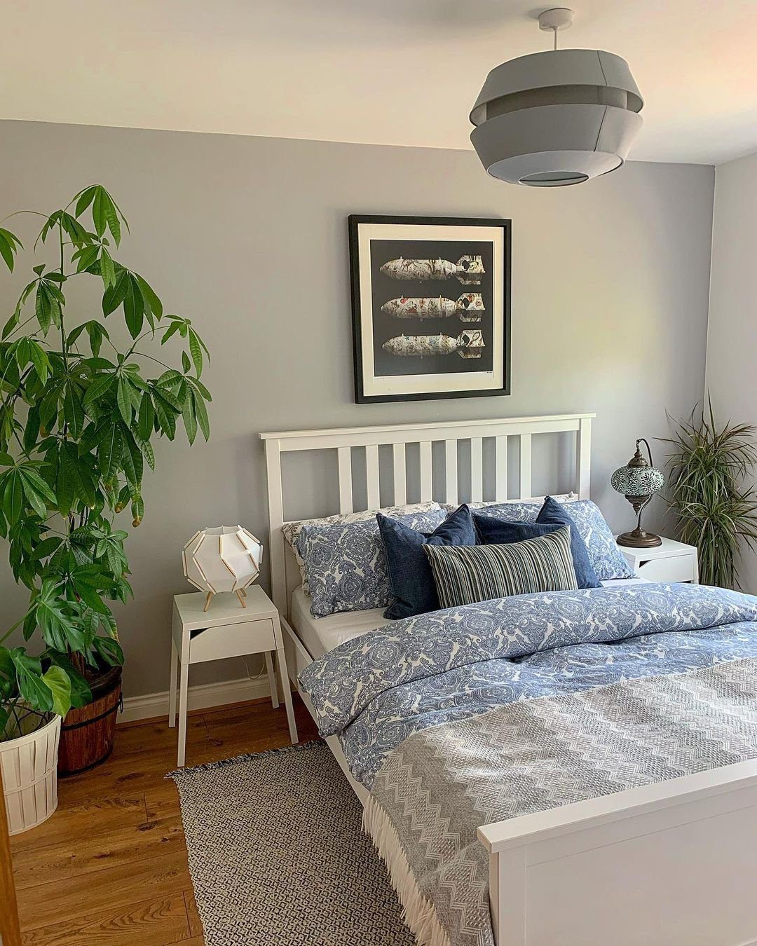 Cozy Textured Layers in a Serene Space