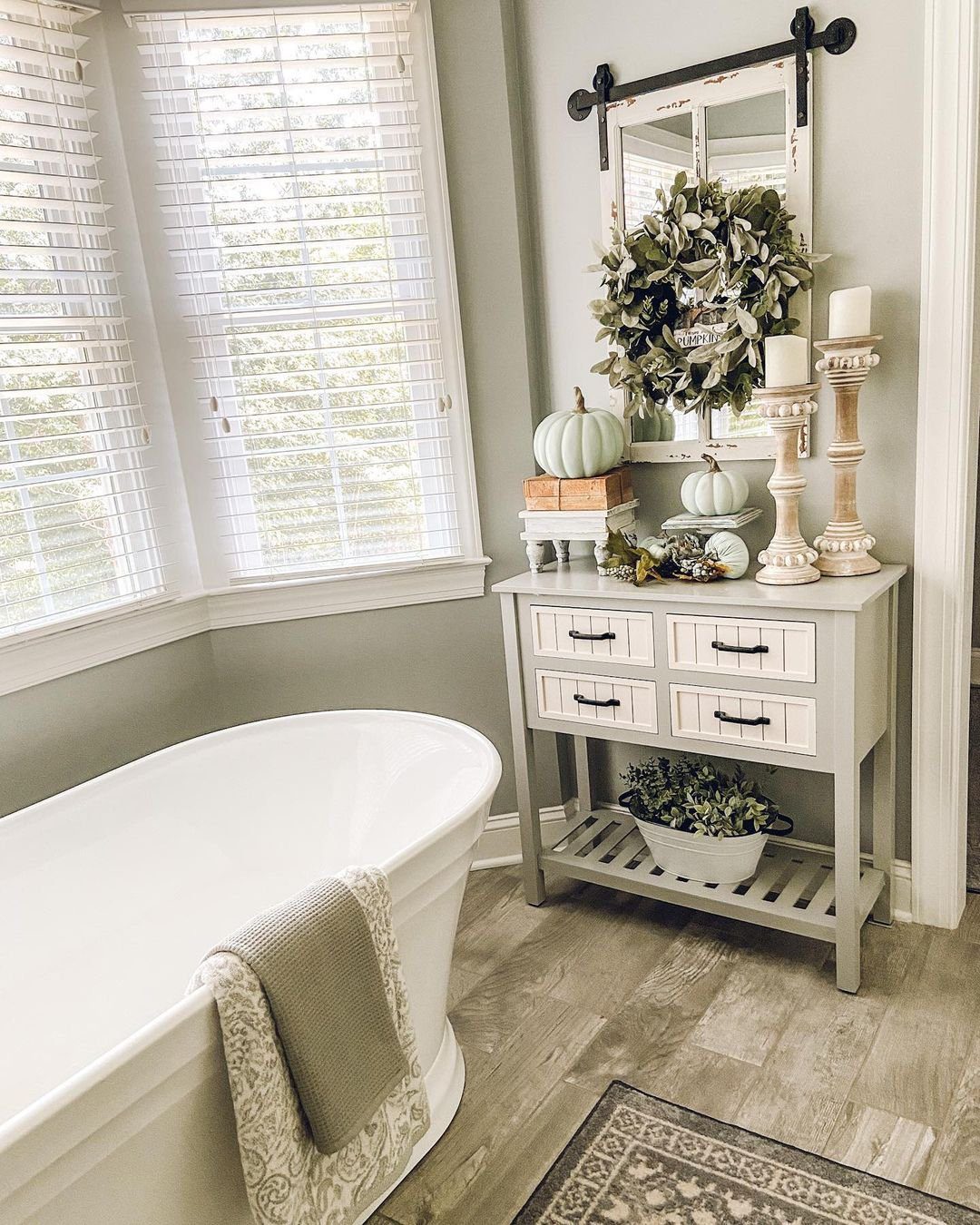 Seasonal Elegance in a Refined Bathroom