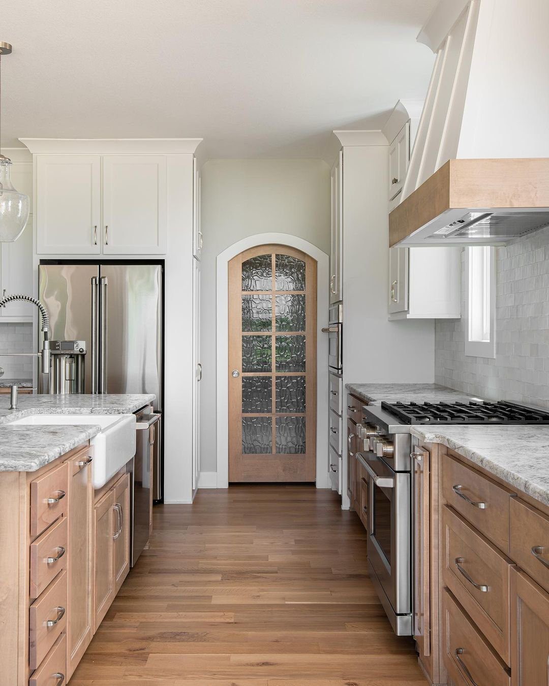 Arched Elegance in the Kitchen