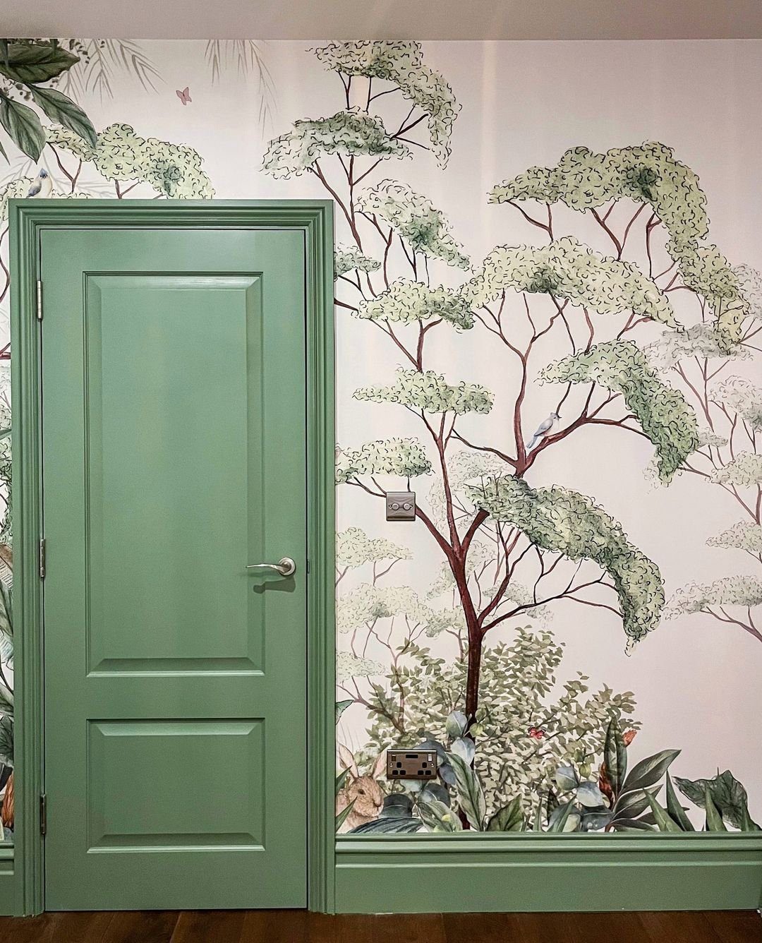  Harmonious Nature-Inspired Blend With Baseboard Trim