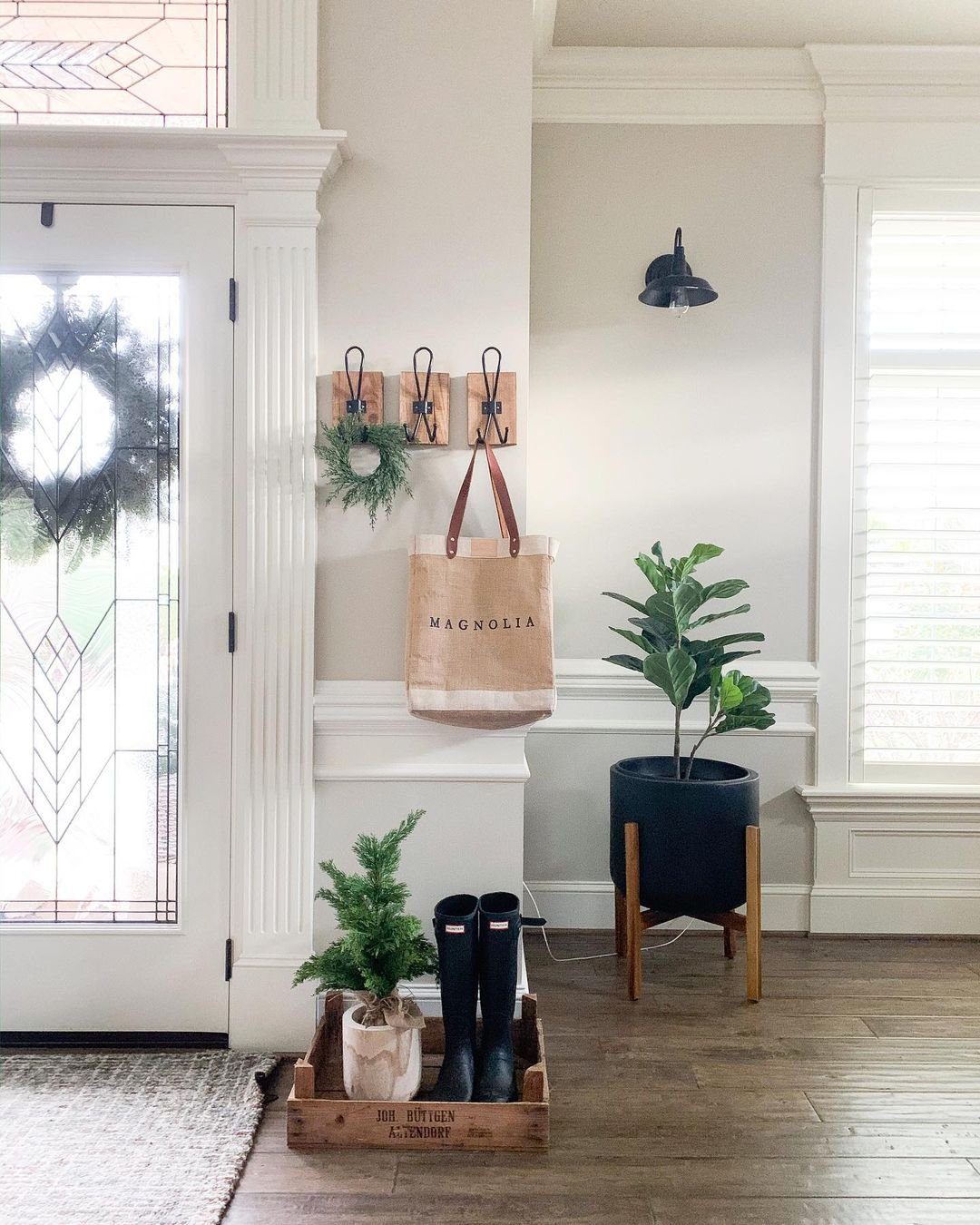 Harmony in Nature Décor Crown Moulding