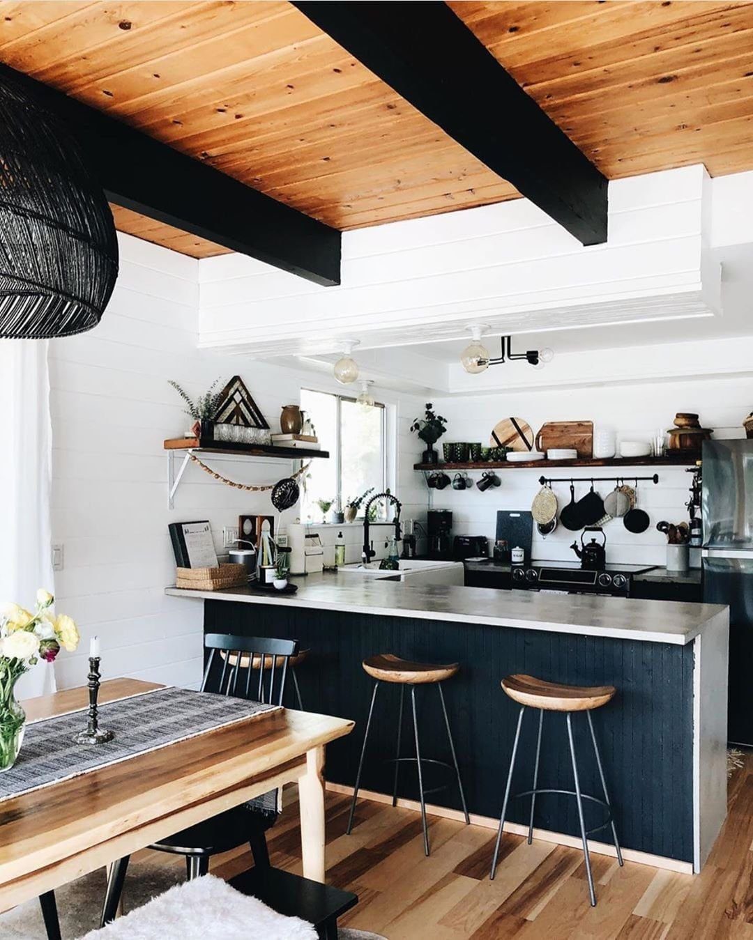 Scandinavian Simplicity with Contrast Beams