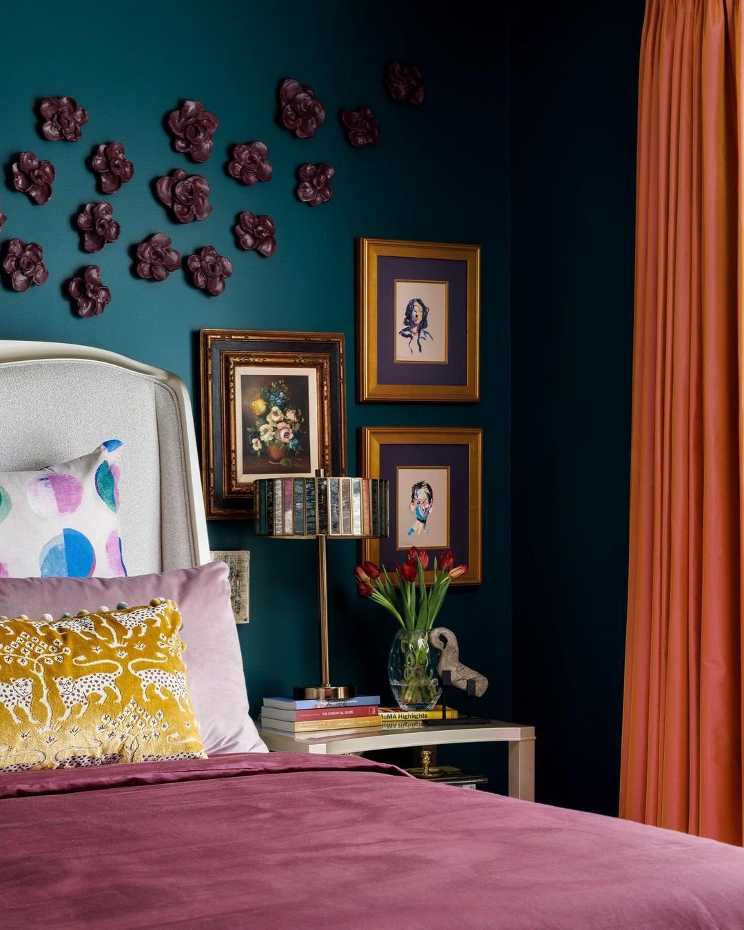 Teal Twilight: Bedroom Enclave in Oceanic Tones