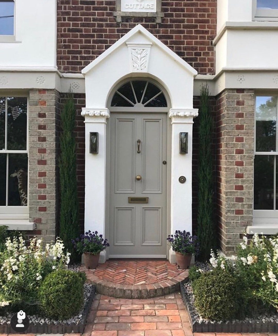 35 Stunning Front Door Plants for Dreamy Entries 2025 10 word image 32877 11