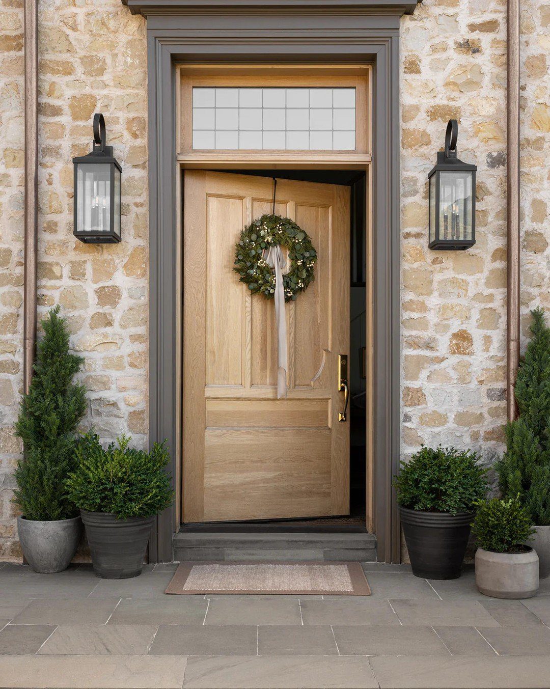 35 Stunning Front Door Plants for Dreamy Entries 2025 12 word image 32877 13