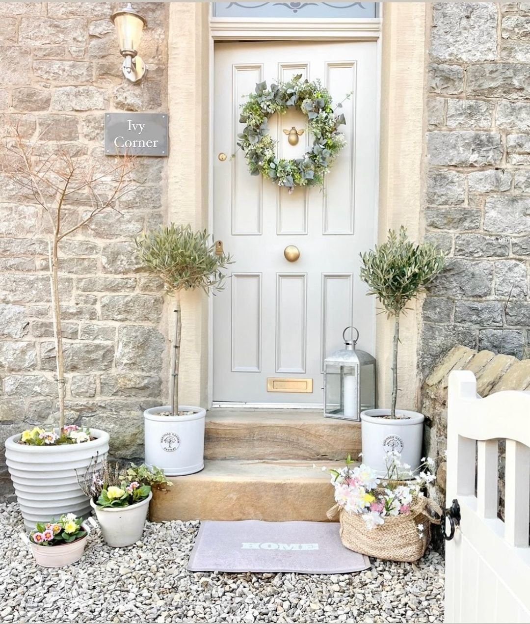 35 Stunning Front Door Plants for Dreamy Entries 2025 14 word image 32877 15