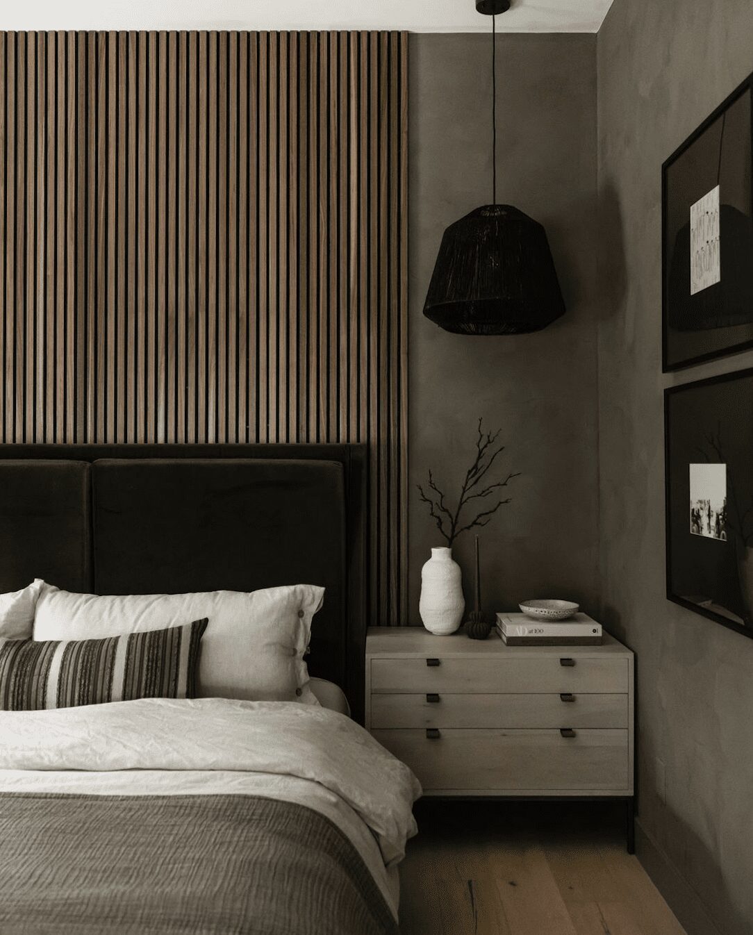 25 Dreamy Bedroom Designs to Obsess Over in 2025 8 Textural Harmony