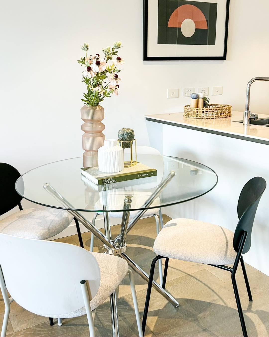 35 Stunning Round Table Decor Ideas for 2025 25 Modern Minimalist Elegance
