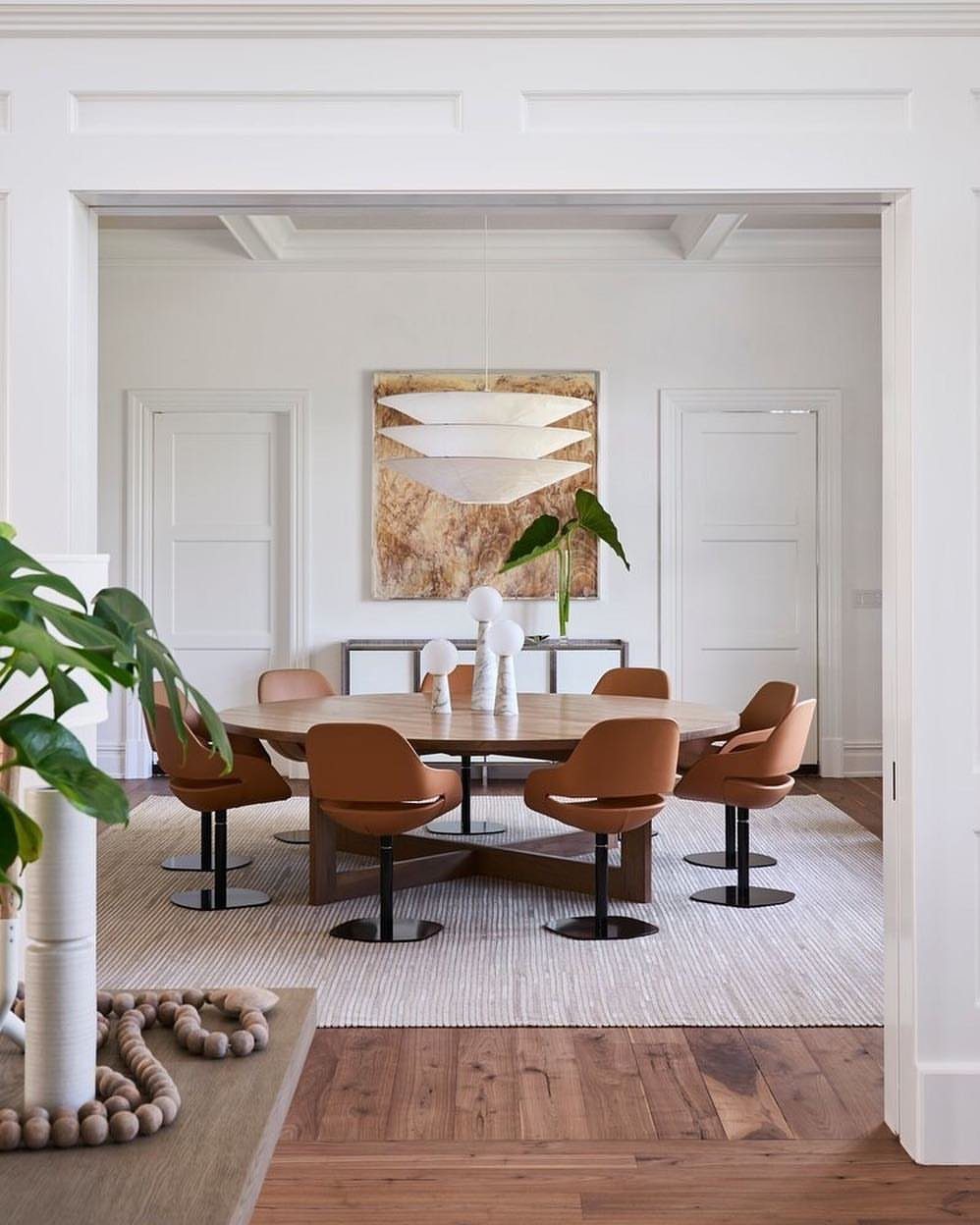 35 Stunning Round Table Decor Ideas for 2025 29 Modern Elegance