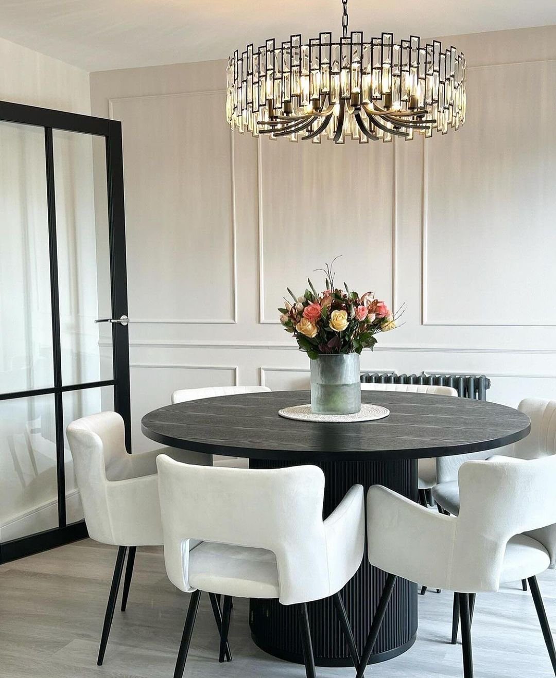 35 Stunning Round Table Decor Ideas for 2025 6 Sophisticated Monochrome Chic