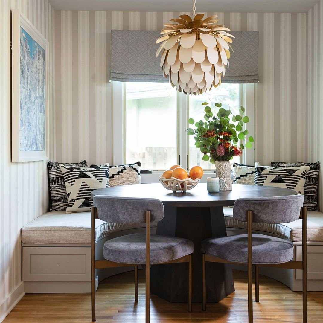 35 Stunning Round Table Decor Ideas for 2025 7 Eclectic Elegance