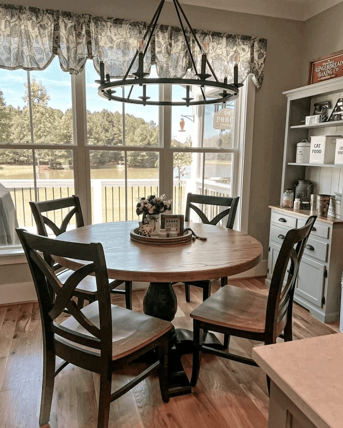 35 Stunning Round Table Decor Ideas for 2025 8 Country Cottage Charm