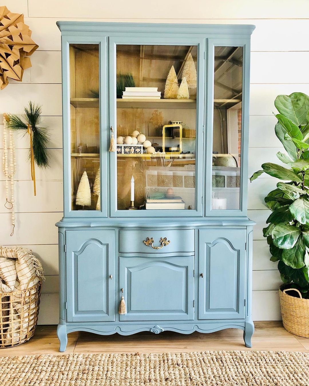 31 Jaw-Dropping China Cabinet Transformations for 2025 9 Coastal Serenity Display Cabinet
