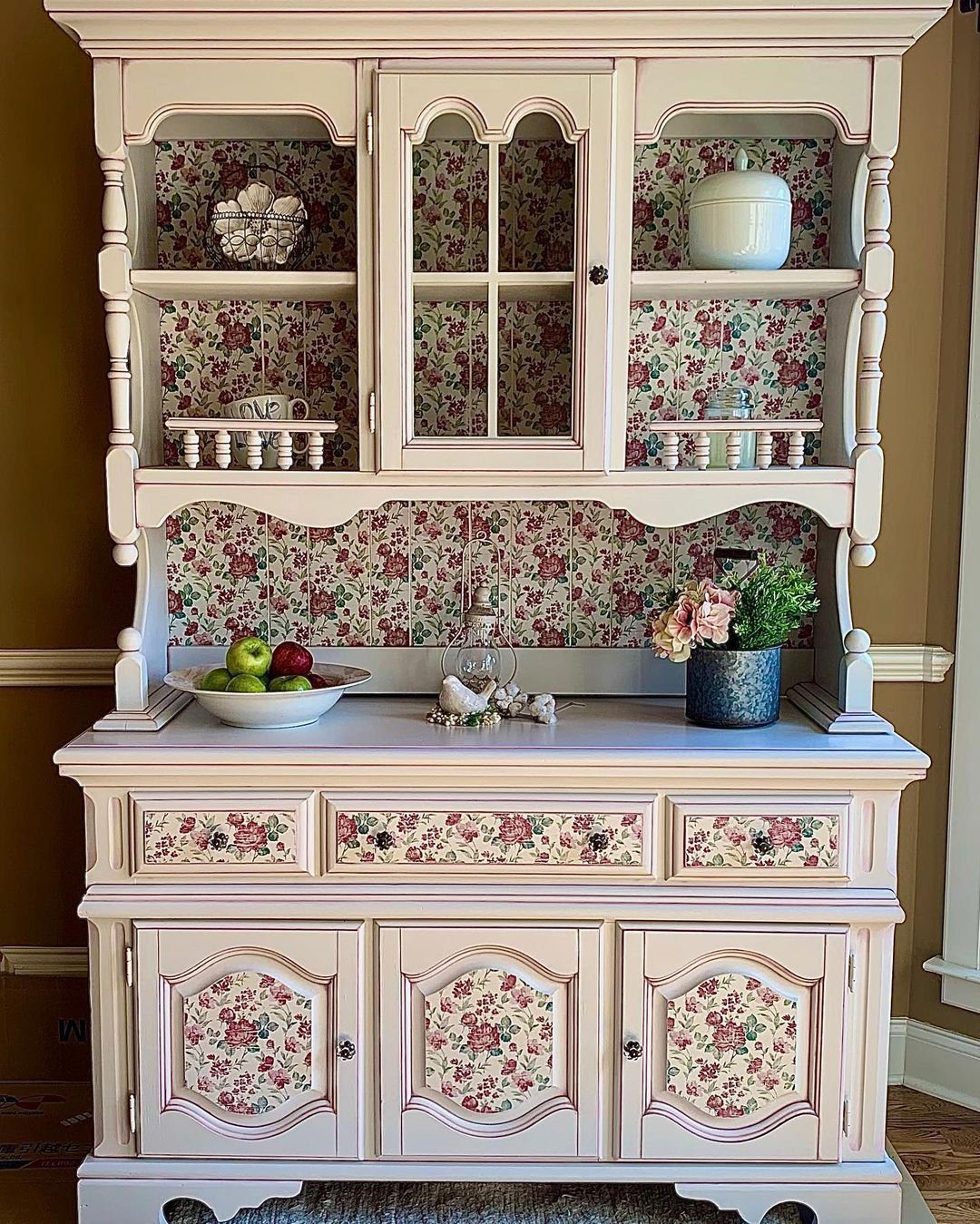 31 Jaw-Dropping China Cabinet Transformations for 2025 17 Cottage Core Floral Haven