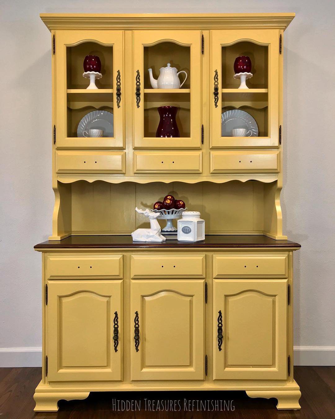 31 Jaw-Dropping China Cabinet Transformations for 2025 7 Sunny Side Up Dining Display