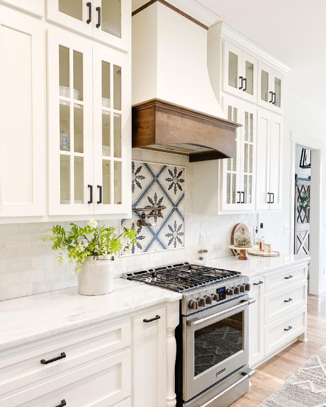 Classic White with Decorative Tile