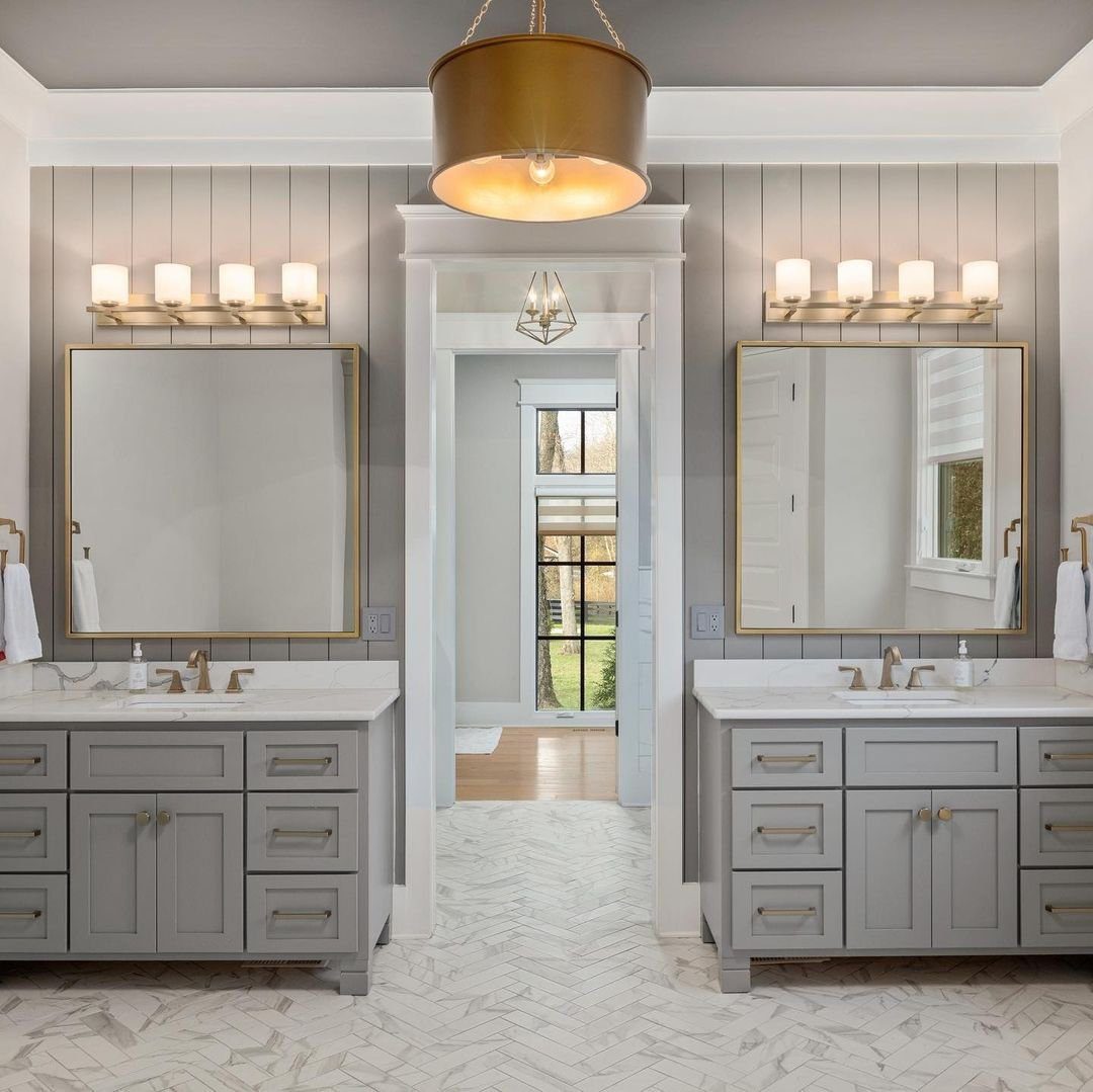 20 Jaw-Dropping Grey Shiplap Ideas for 2025 1 Symmetrical Elegance with Grey Shiplap in the Bathroom