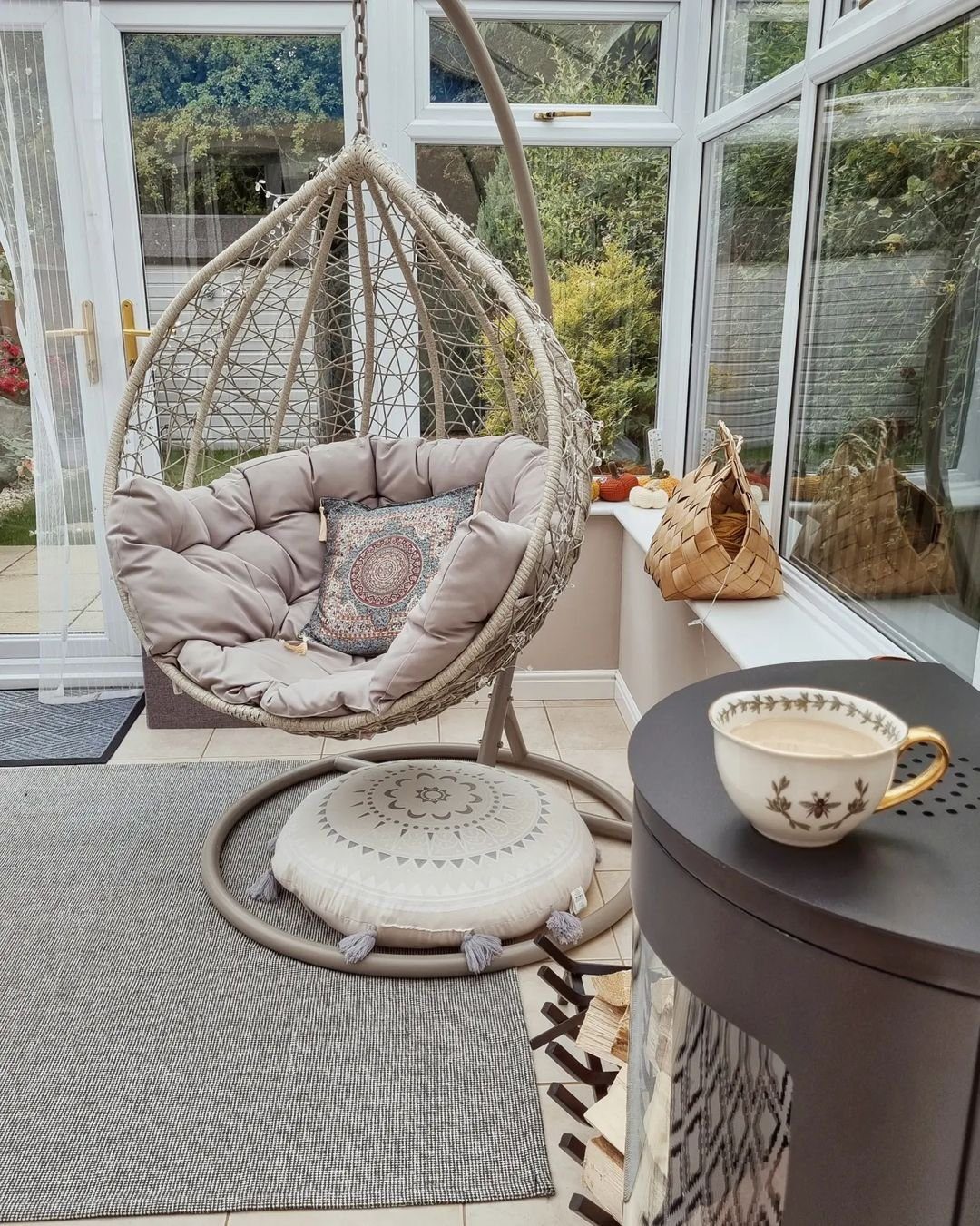 Jaw-Dropping Egg Chairs That'll Transform Your Home 2025 24 Cozy Sunroom Egg Chair Retreat