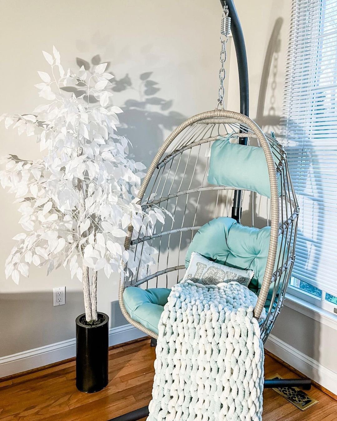 Jaw-Dropping Egg Chairs That'll Transform Your Home 2025 8 Minimalist Comfort Egg Chair Setup