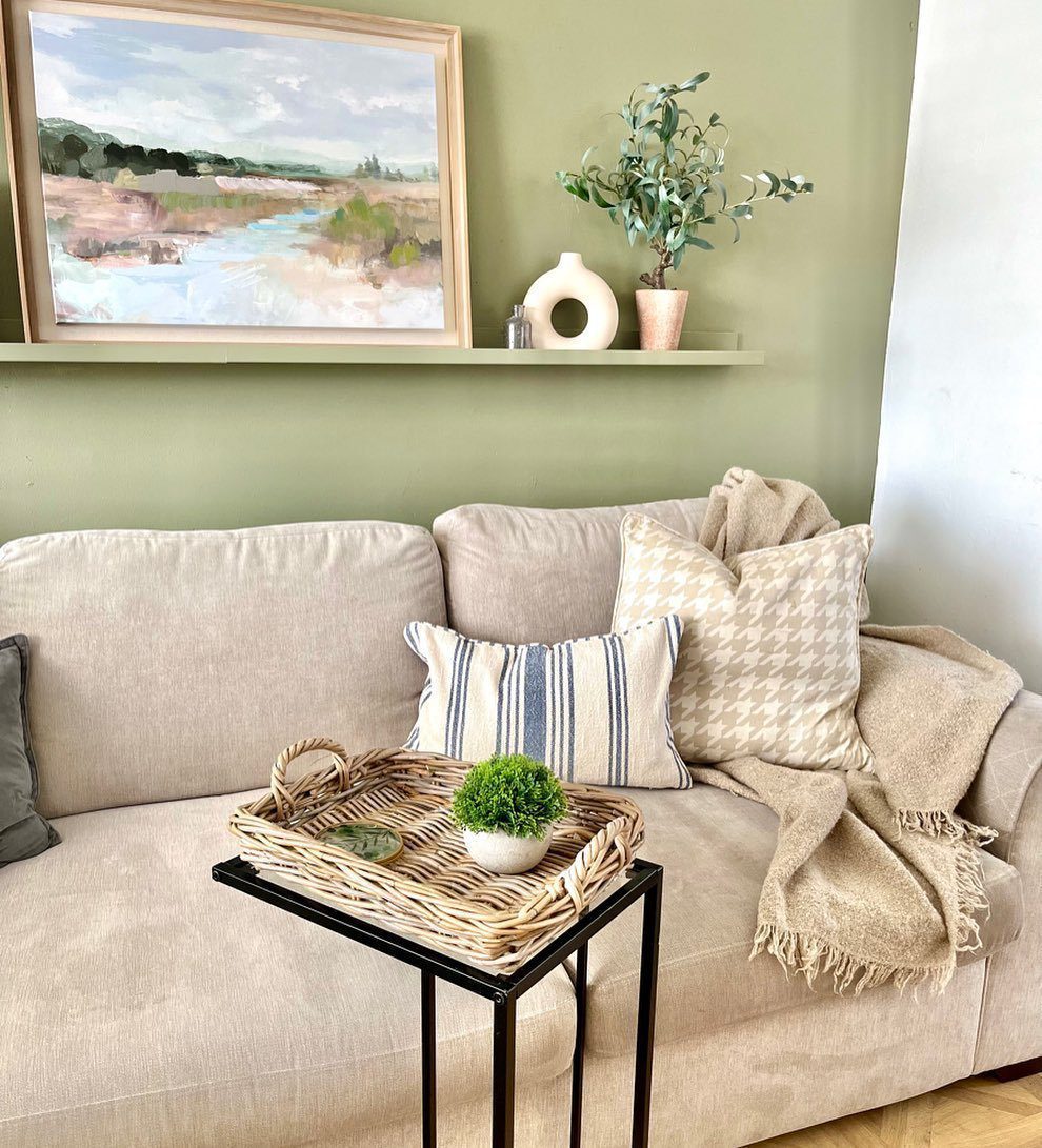 Stunning Picture Ledge Ideas That Wow in 2025! 13 Relaxing Living Room with Nature-Inspired Picture Ledge