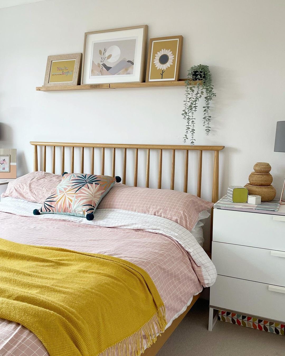 Stunning Picture Ledge Ideas That Wow in 2025! 24 Vibrant Bedroom with Uplifting Picture Ledge Display