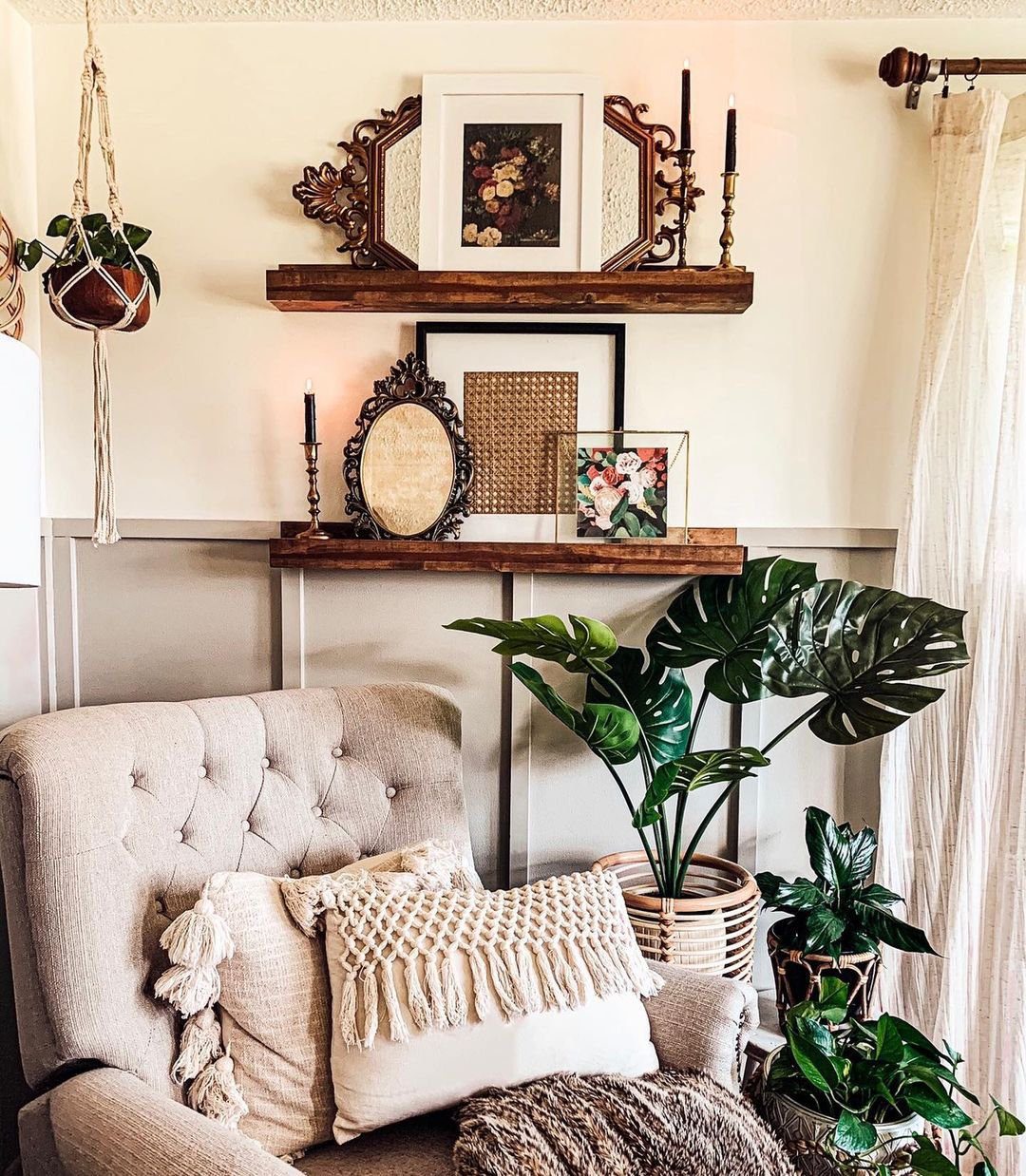 Stunning Picture Ledge Ideas That Wow in 2025! 4 Elegant Reading Nook with Layered Picture Ledge Display