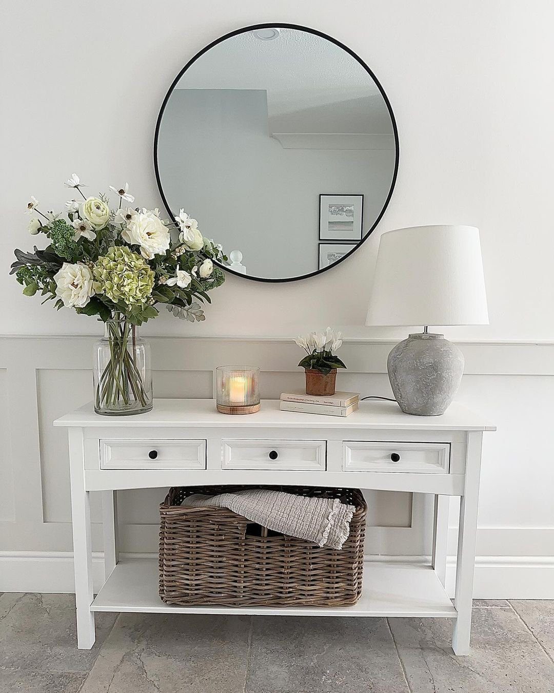25 Jaw-Dropping Console Lamp Ideas for 2025 10 Fresh and Bright with Simple Illumination