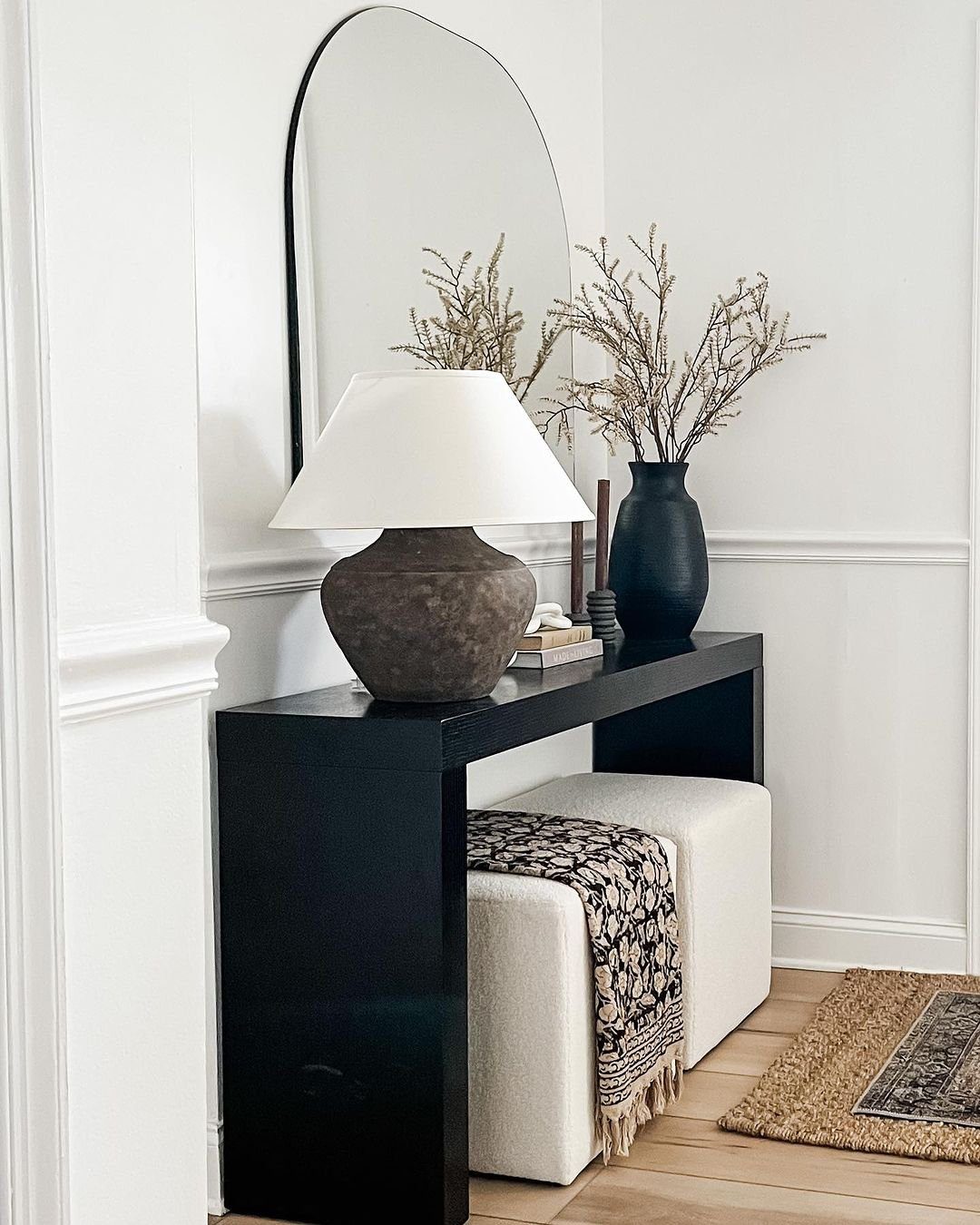25 Jaw-Dropping Console Lamp Ideas for 2025 11 Minimalist Sophistication with Subtle Lighting