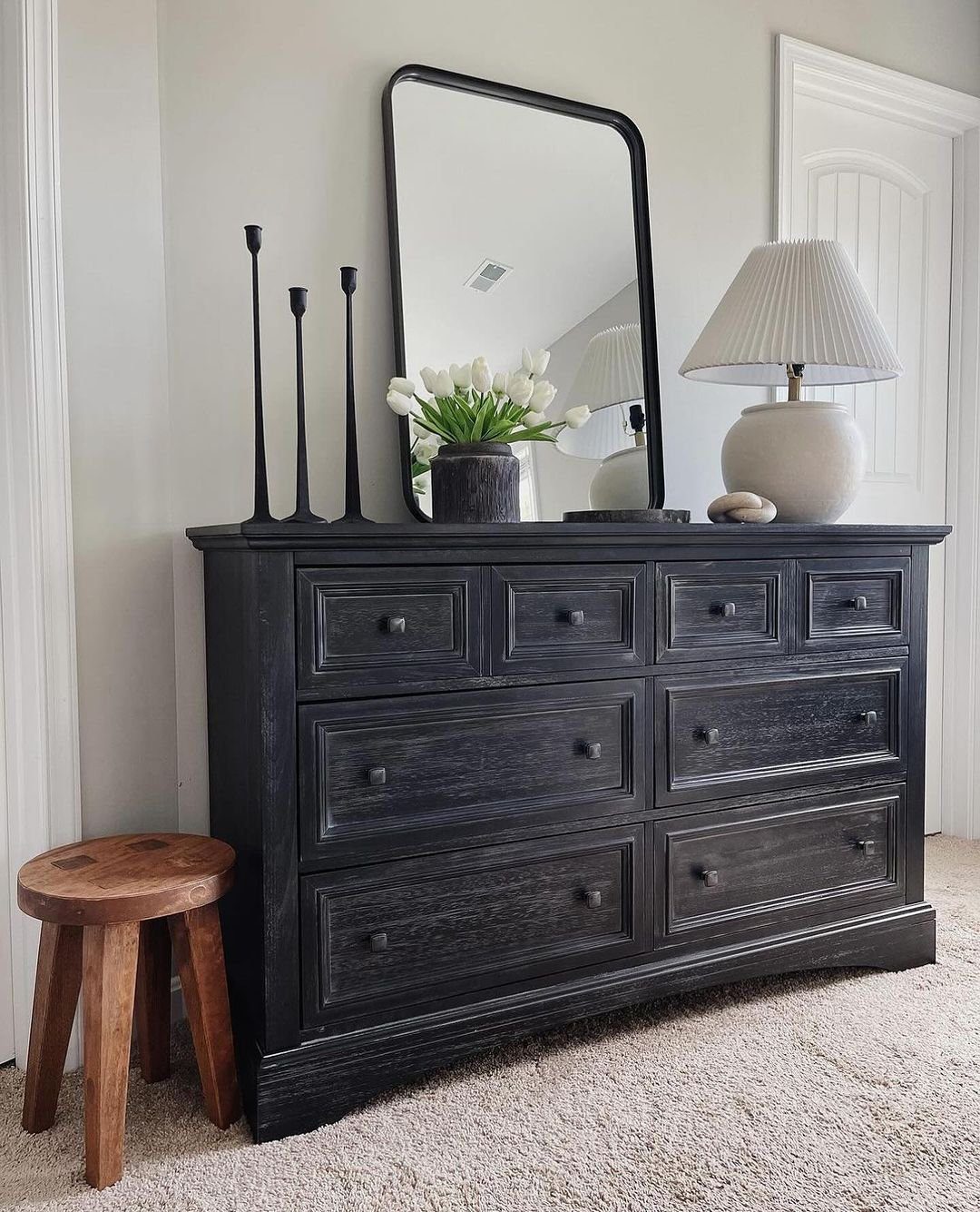25 Jaw-Dropping Console Lamp Ideas for 2025 17 Modern Classic with Soft Lighting