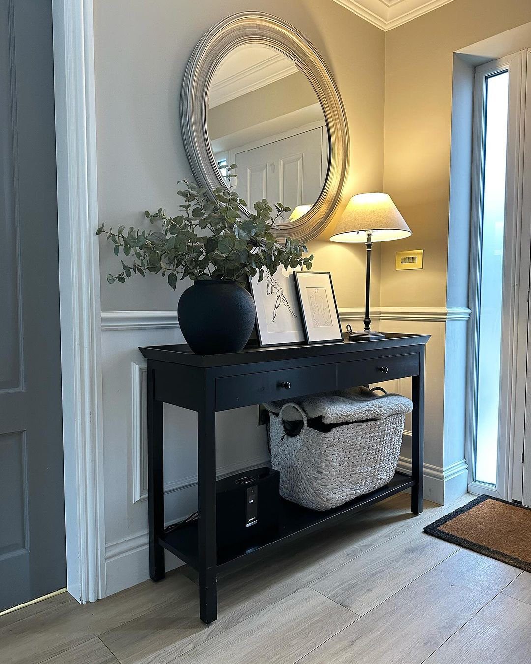 25 Jaw-Dropping Console Lamp Ideas for 2025 3 Classic Elegance with Warm Ambiance