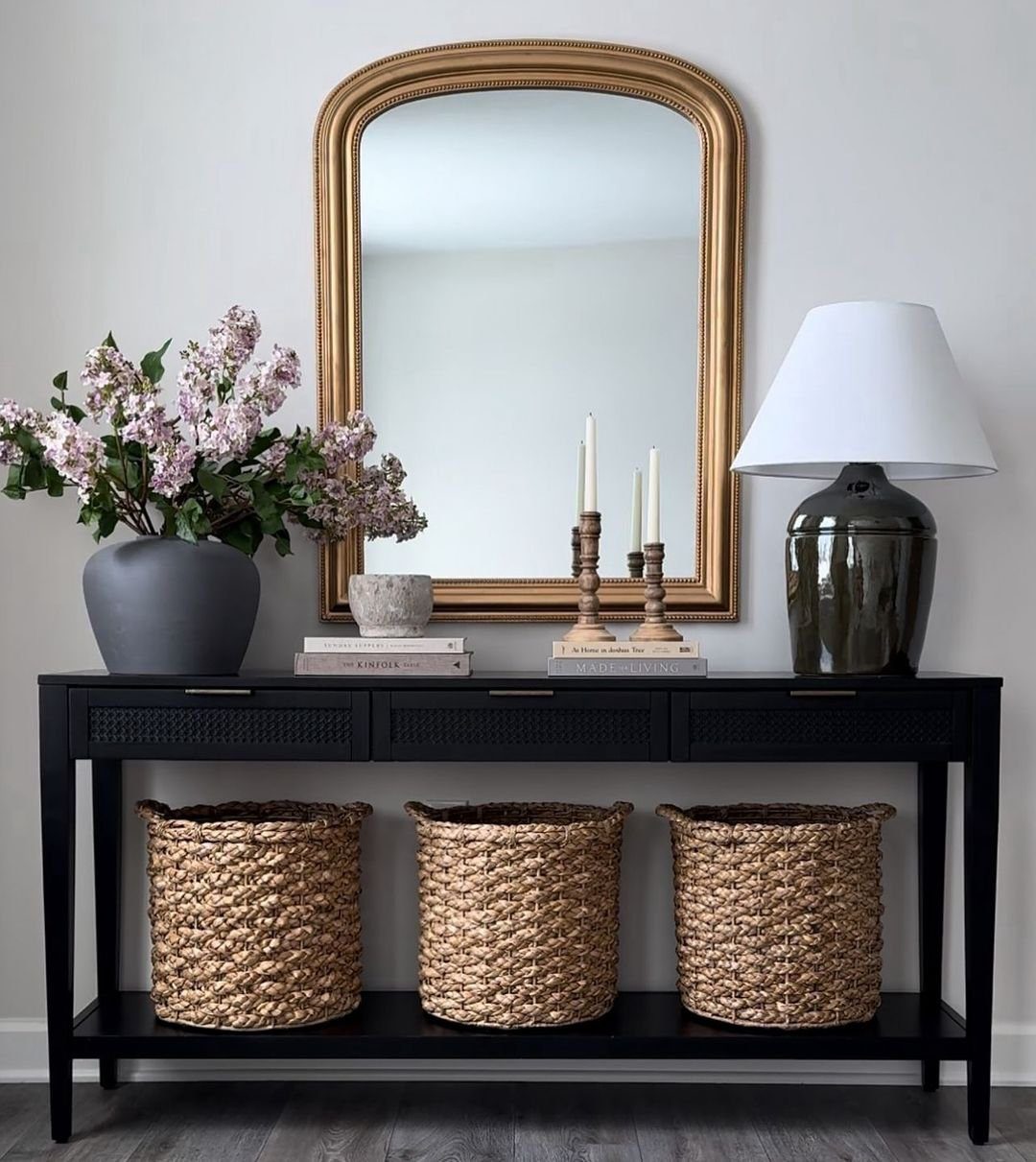 25 Jaw-Dropping Console Lamp Ideas for 2025 5 Timeless Elegance with Classic Lighting