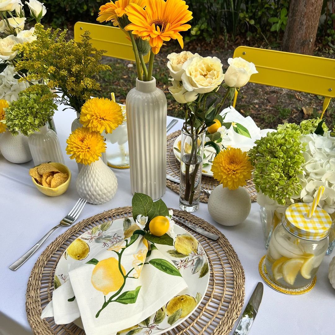 Lemon-Themed Summer Table Decor with Yellow Florals