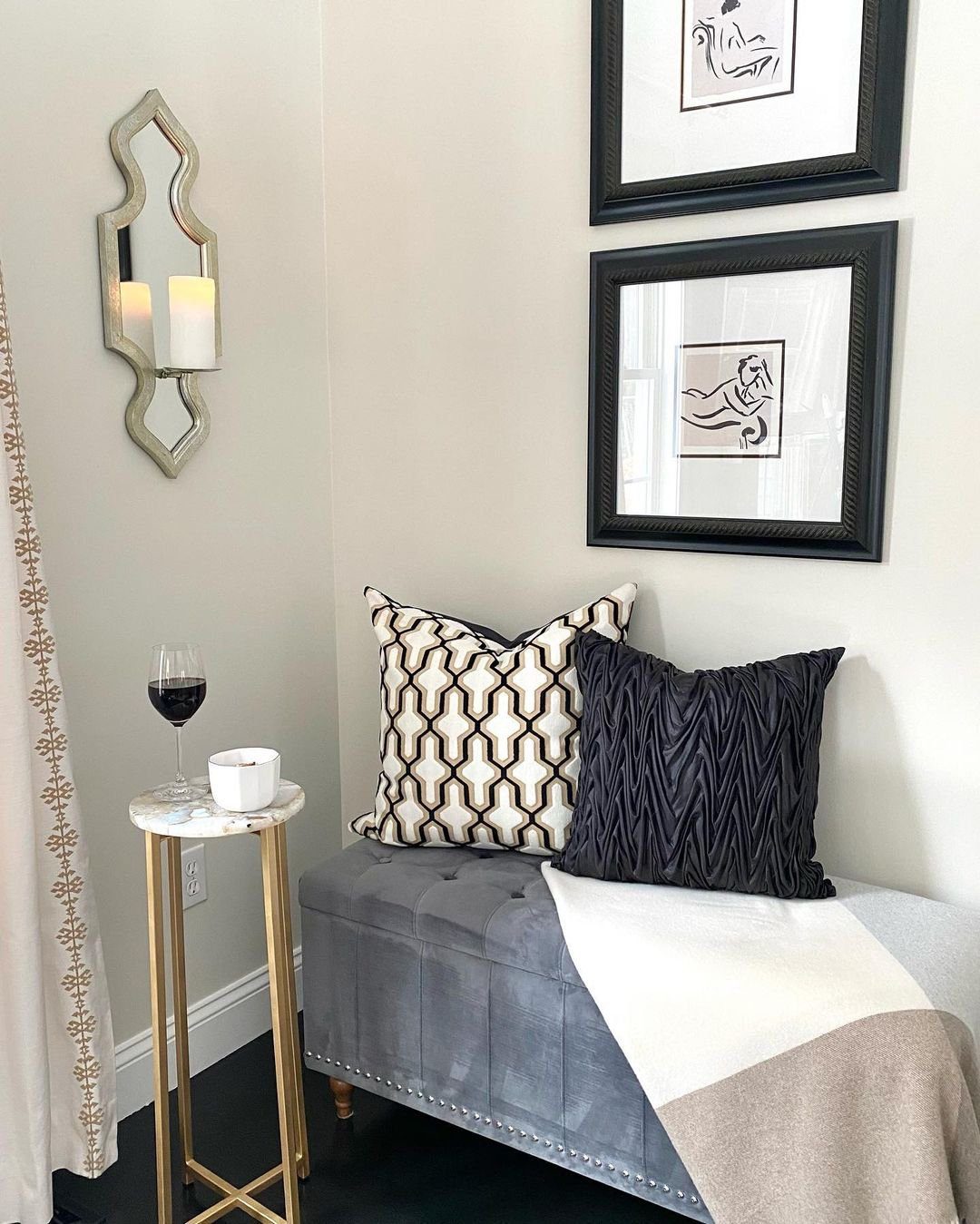 25 Jaw-Dropping Corner Decor Hacks for 2025! 11 Sophisticated Corner with Elegant Seating