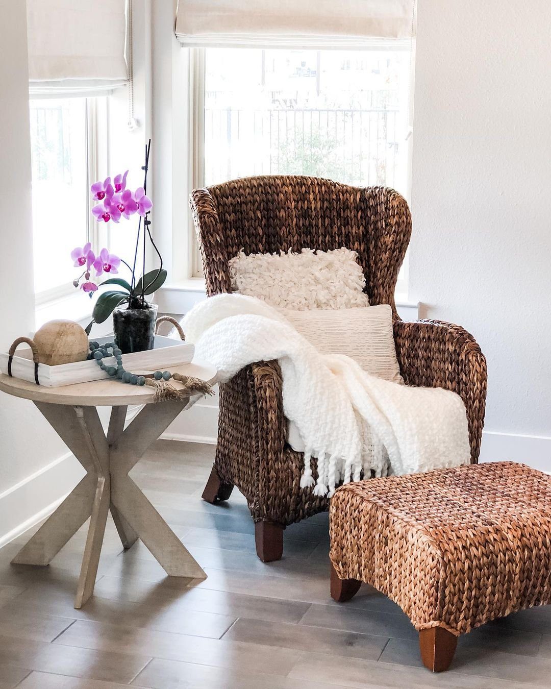 25 Jaw-Dropping Corner Decor Hacks for 2025! 24 Cozy Corner with Wicker Chair and Ottoman
