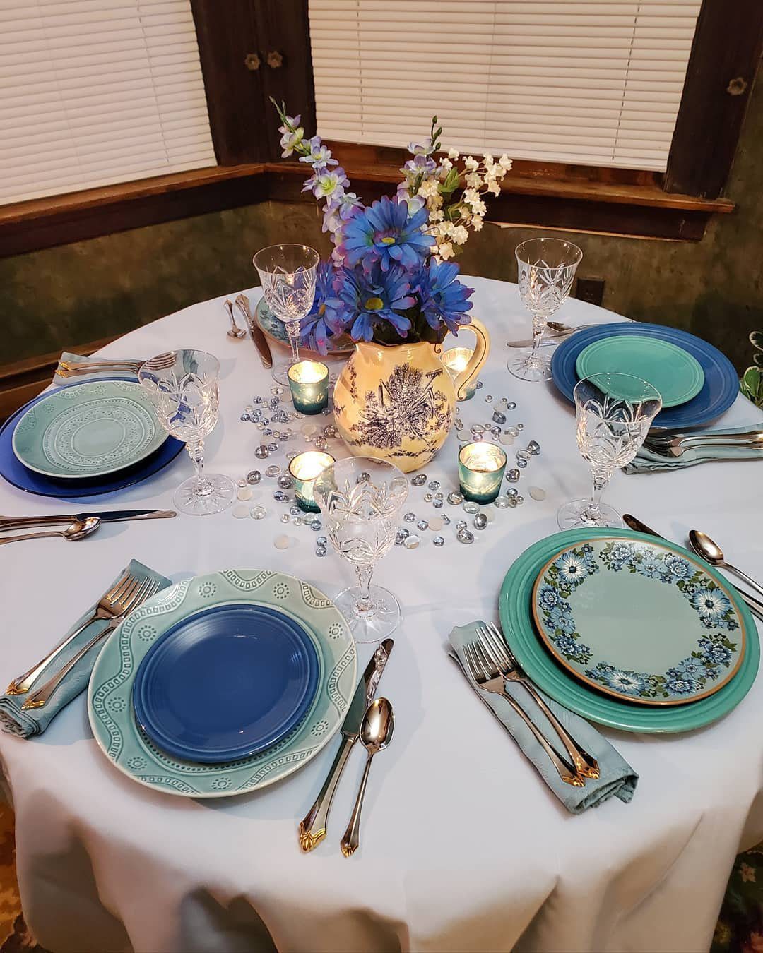 Stunning Blue Centerpieces That Will Blow Your Mind 2025 16 Intimate Blue and Green Floral Centerpiece