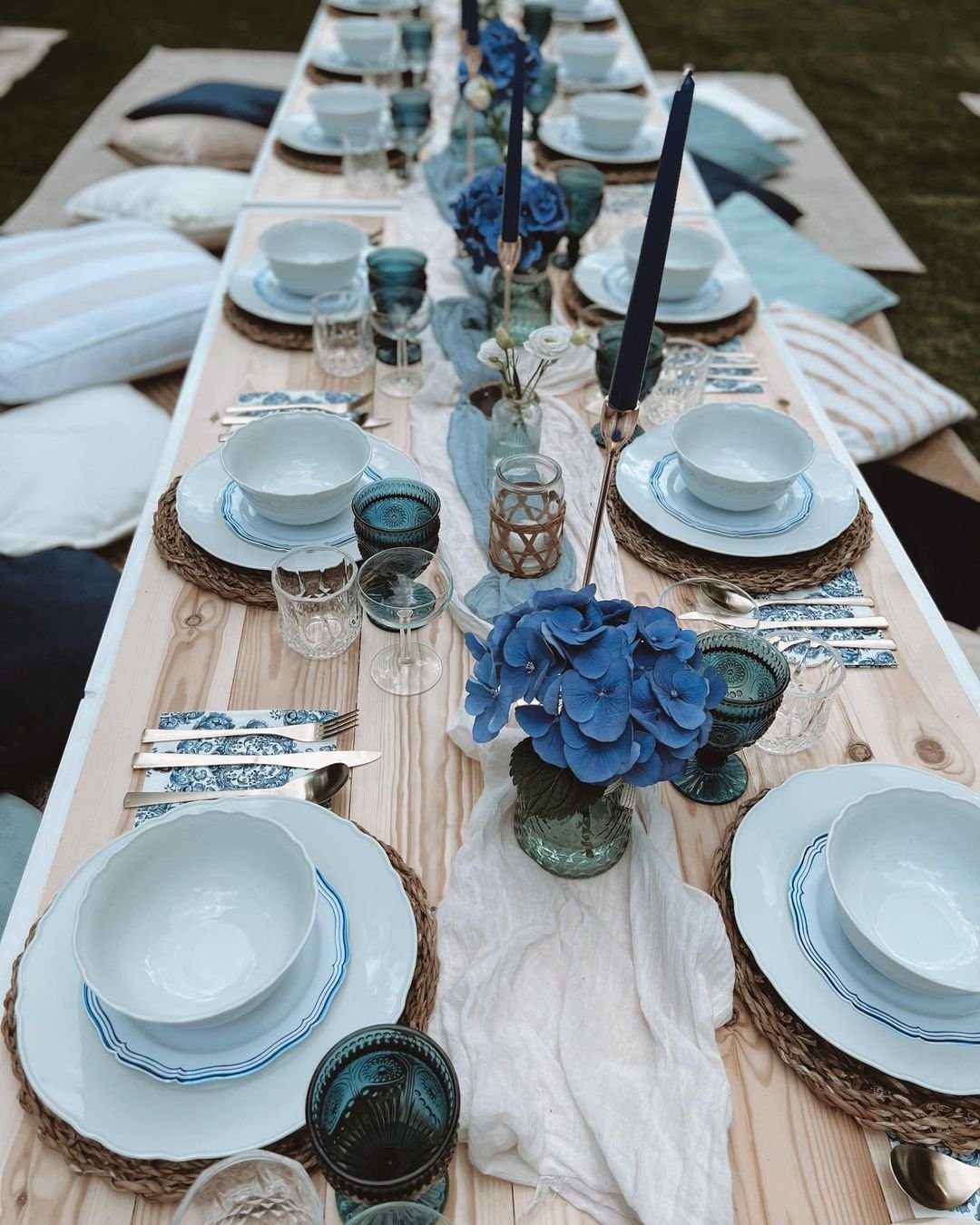Stunning Blue Centerpieces That Will Blow Your Mind 2025 18 Bohemian Blue Hydrangea Centerpiece