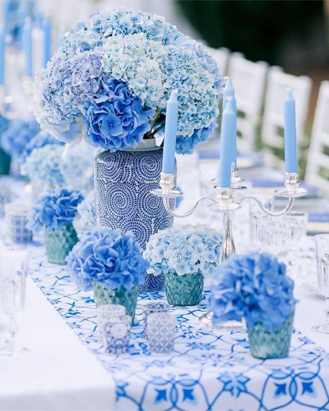 Stunning Blue Centerpieces That Will Blow Your Mind 2025 1 Elegant Blue Hydrangea Centerpiece