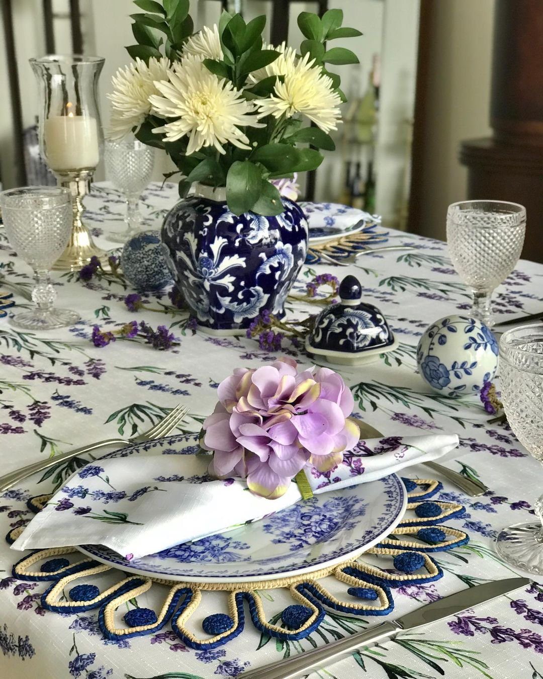 Stunning Blue Centerpieces That Will Blow Your Mind 2025 20 Floral Blue and White Centerpiece with Lilac Accents