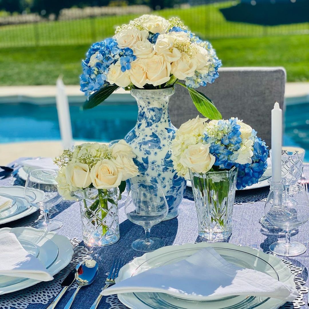 Stunning Blue Centerpieces That Will Blow Your Mind 2025 2 Classic Blue and White Floral Centerpiece