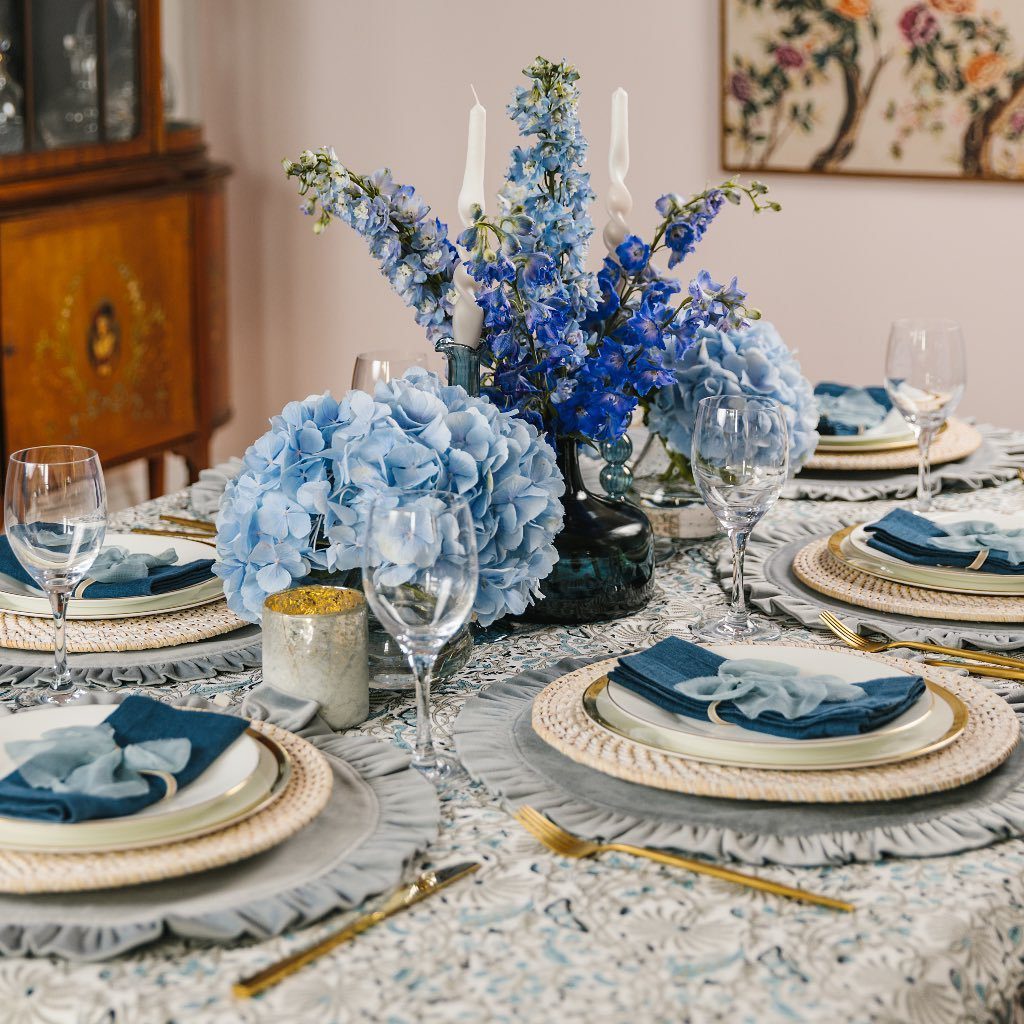 Stunning Blue Centerpieces That Will Blow Your Mind 2025 6 Chic Blue Floral and Candle Centerpiece