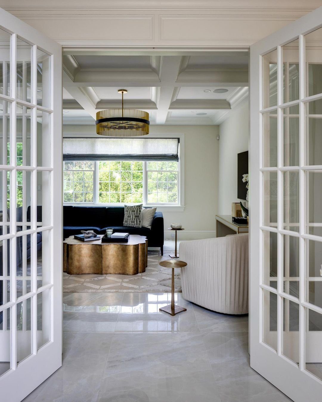 25 Jaw-Dropping Coffered Ceiling Ideas for 2025 8 Modern Elegance in Minimalism