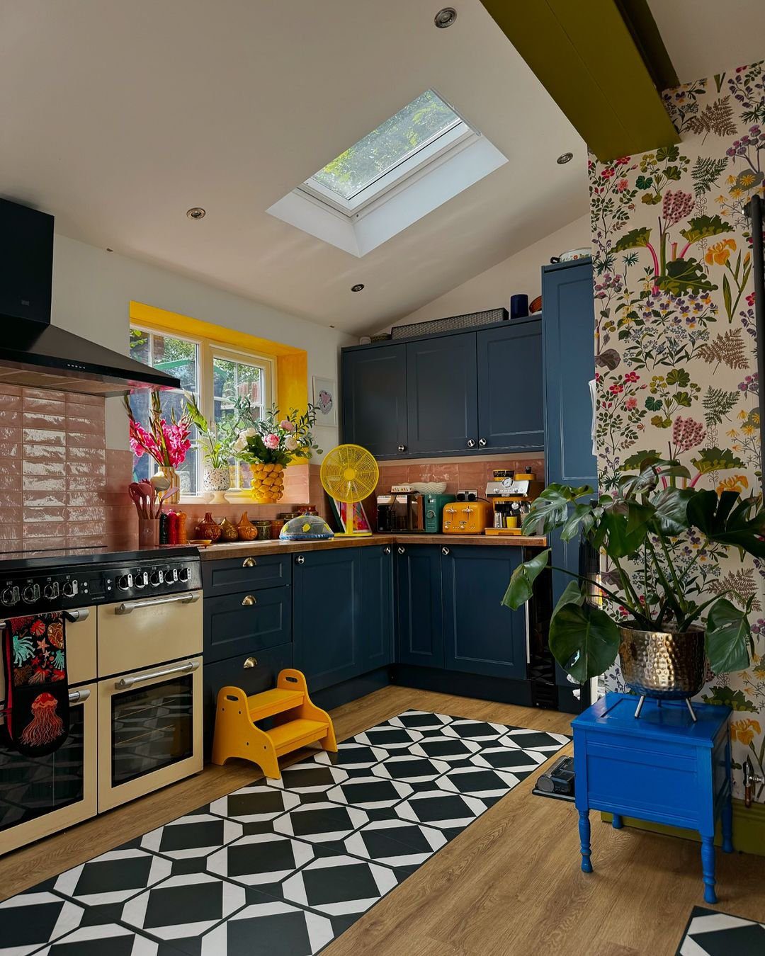 25 Mind-Blowing Dopamine Decor Kitchen Hacks for 2025 11 Eclectic Color Pops For Kitchen Charm