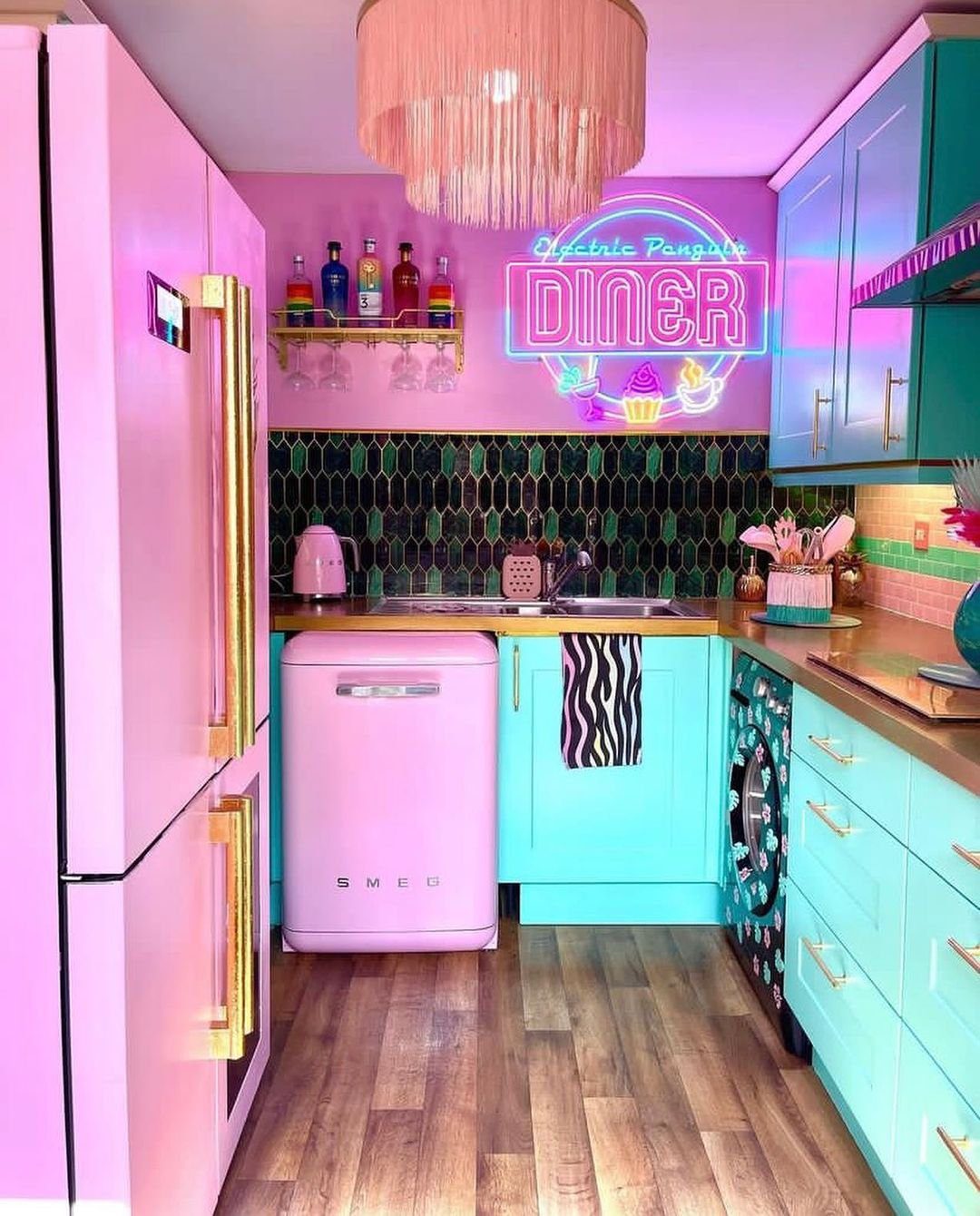 25 Mind-Blowing Dopamine Decor Kitchen Hacks for 2025 20 20. Retro Diner Vibes With Neon Flair